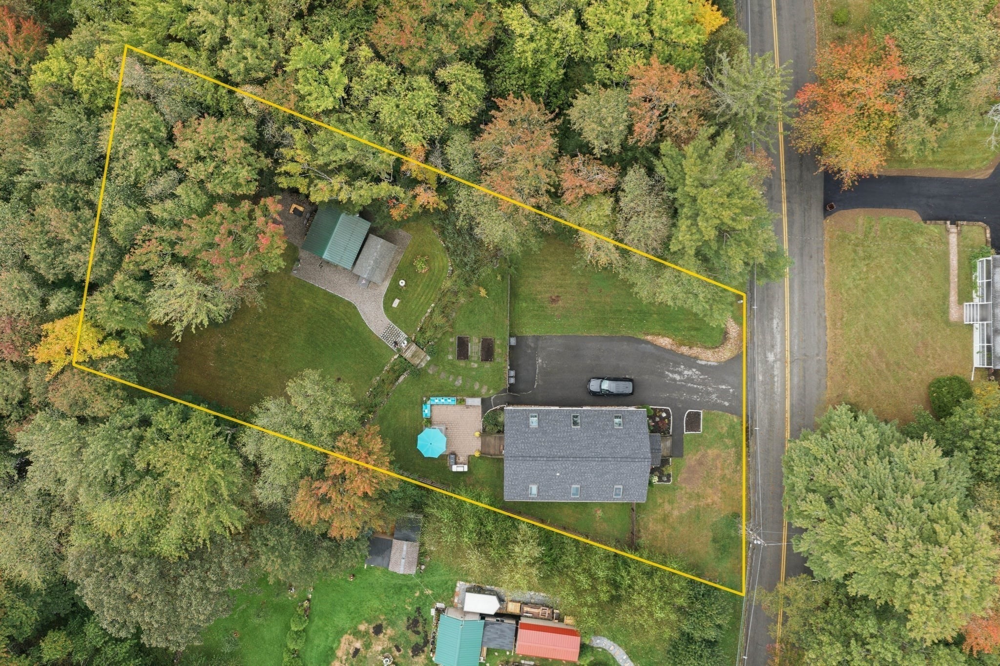 111 Ferry Rd Property Photo 3