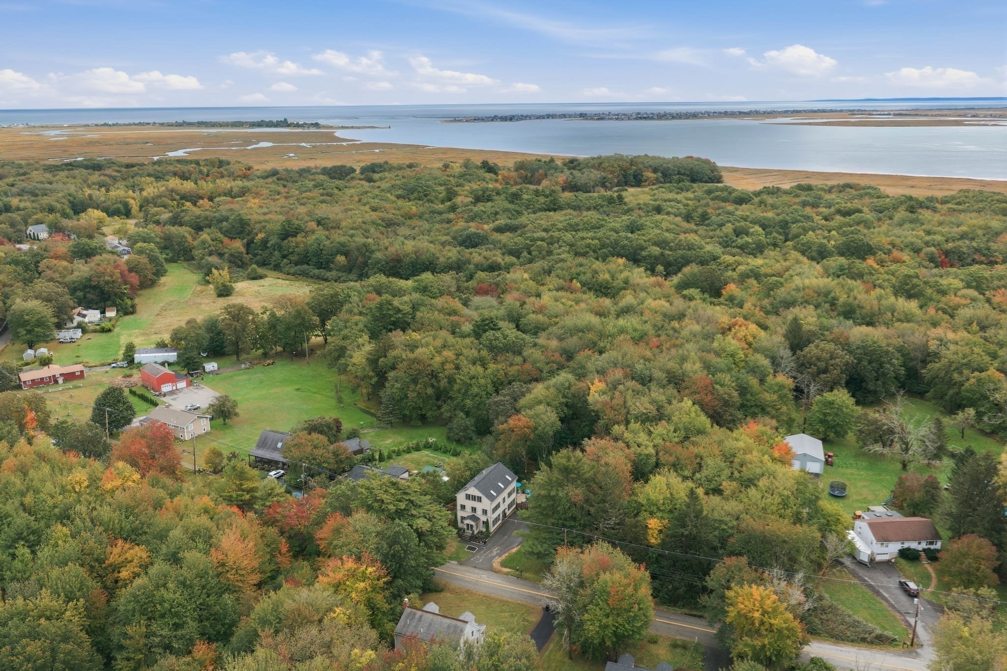111 Ferry Rd Property Photo 4