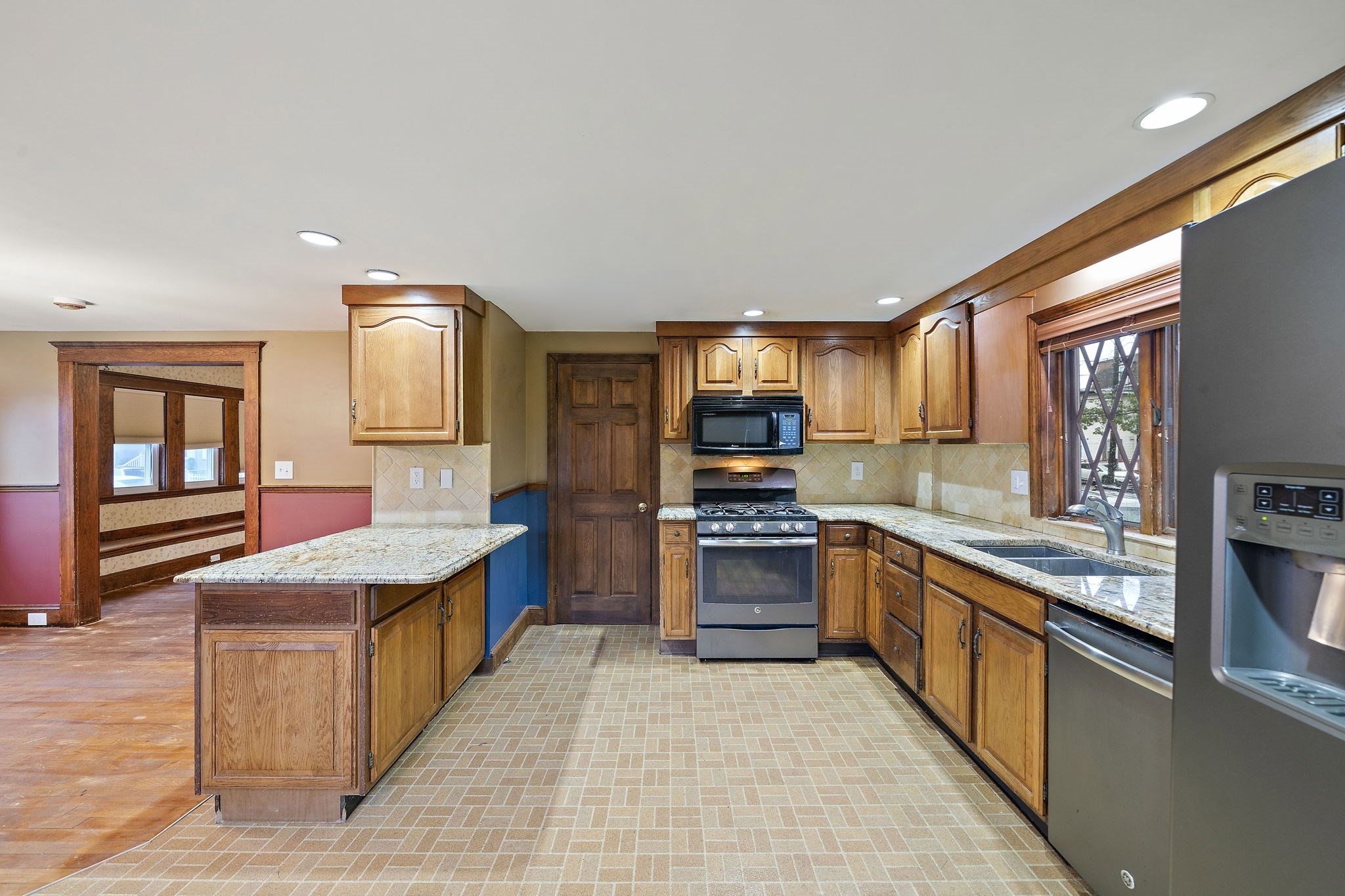 209 Highland Ave Property Photo 5