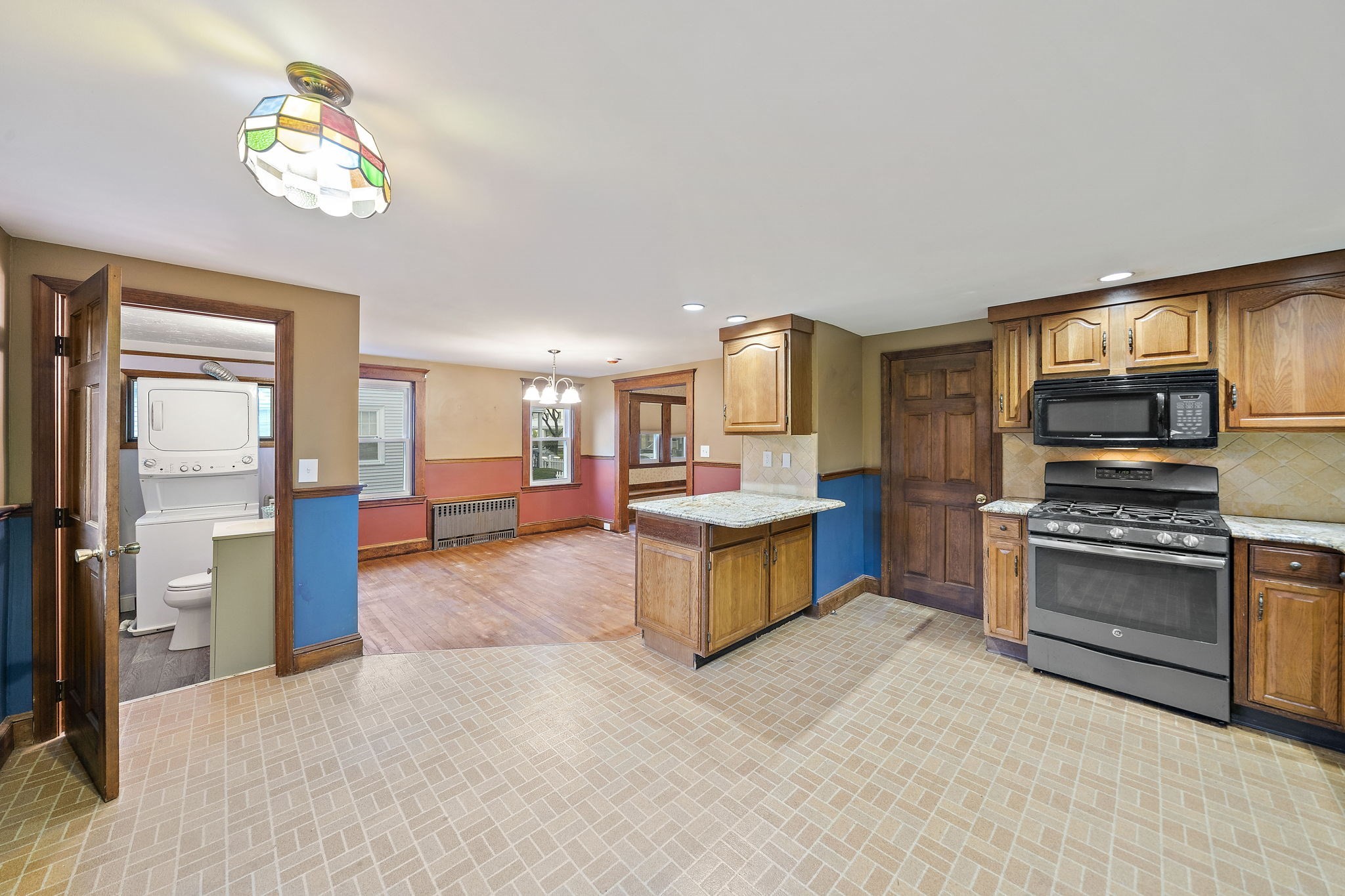209 Highland Ave Property Photo 6