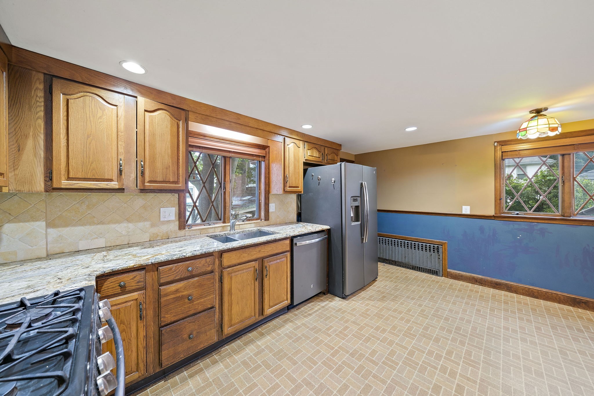 209 Highland Ave Property Photo 8
