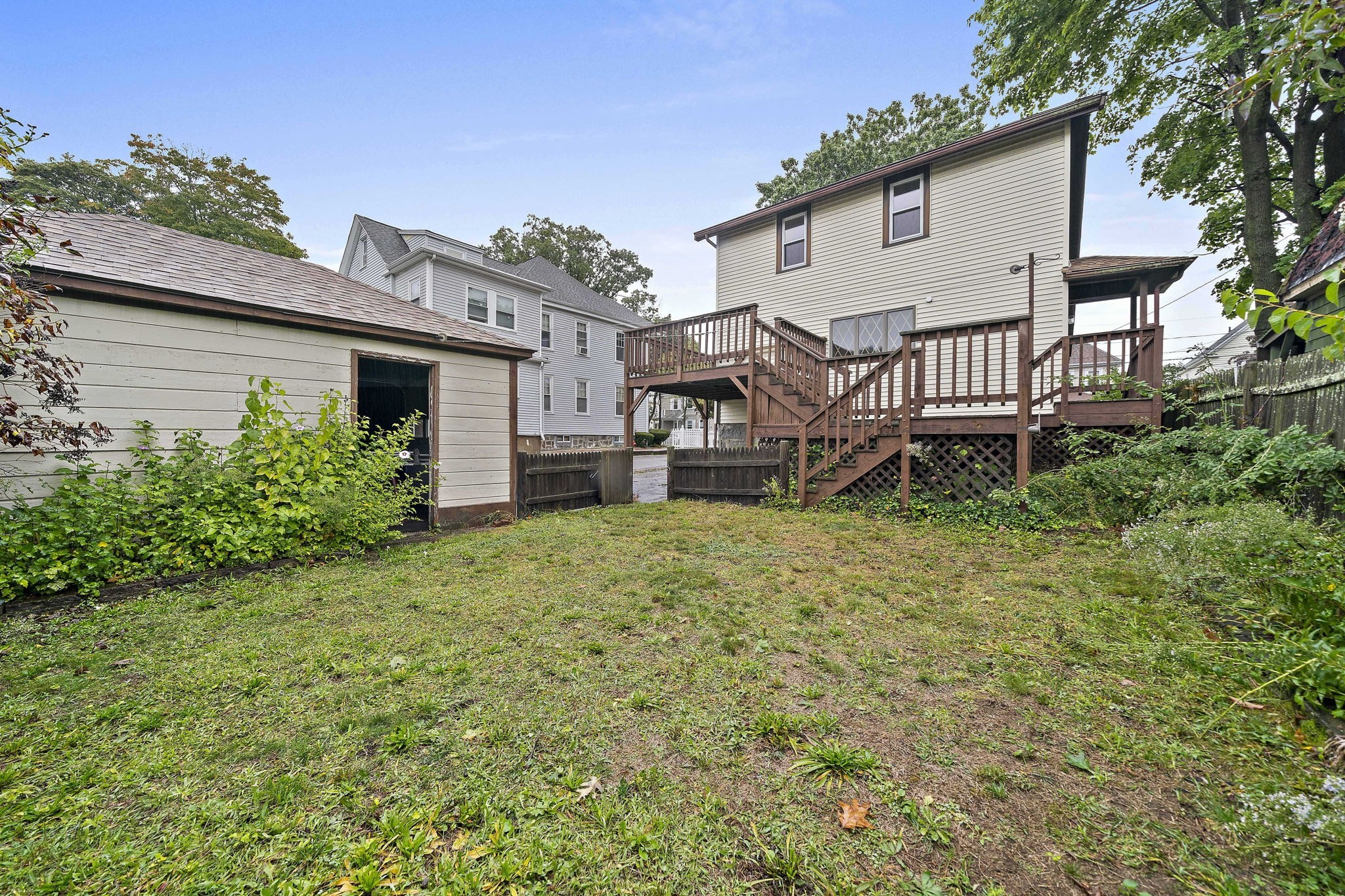 209 Highland Ave Property Photo 28