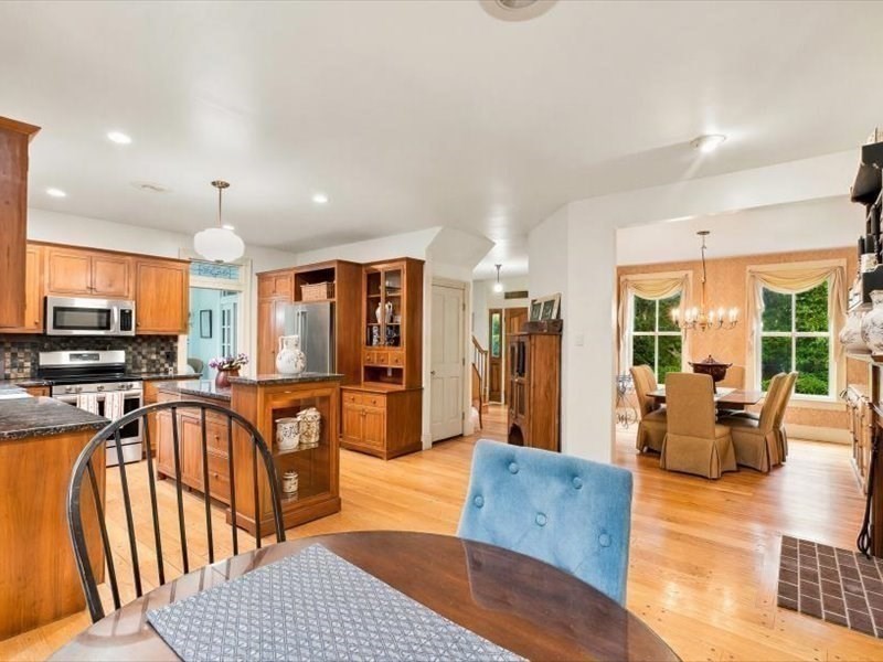 63 Wood St Property Photo 21