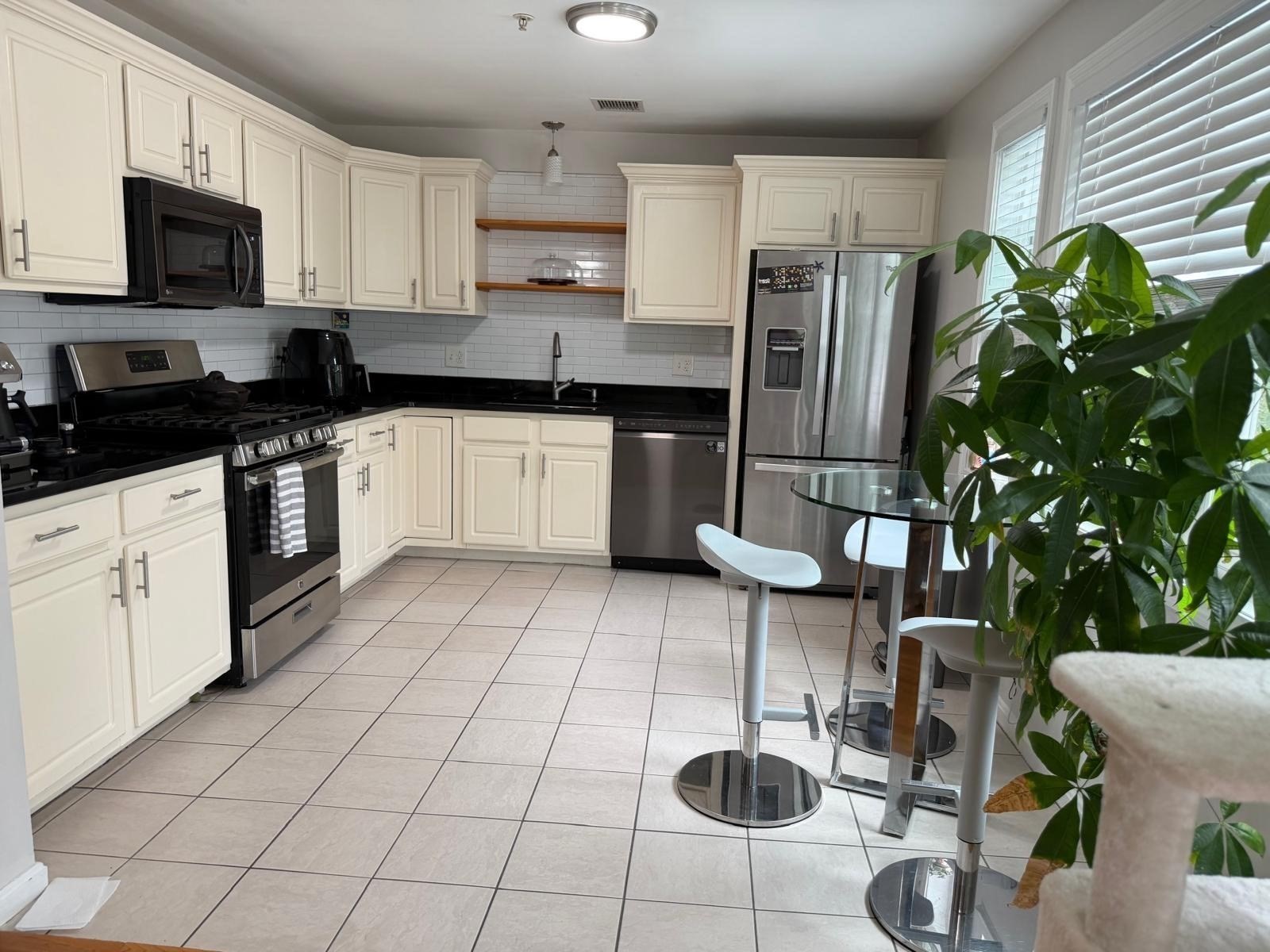 627 Revere Beach Pkwy # 627 Property Photo 2