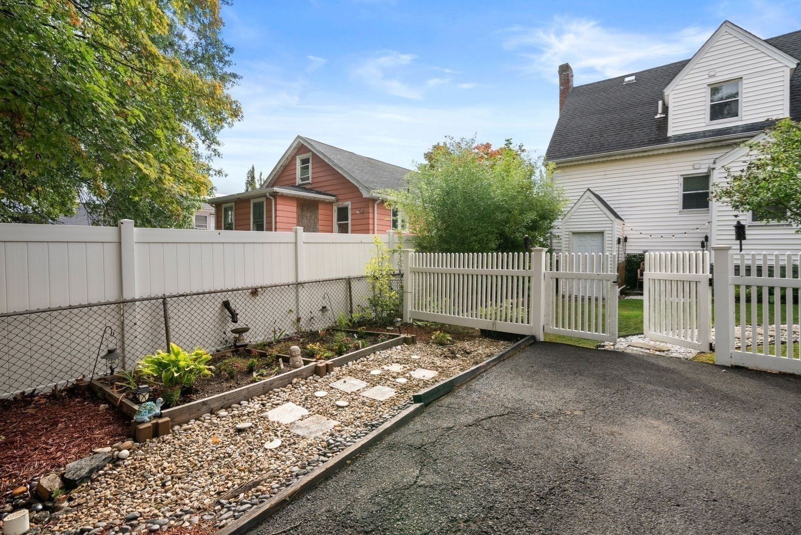 68 Grover St Property Photo 22