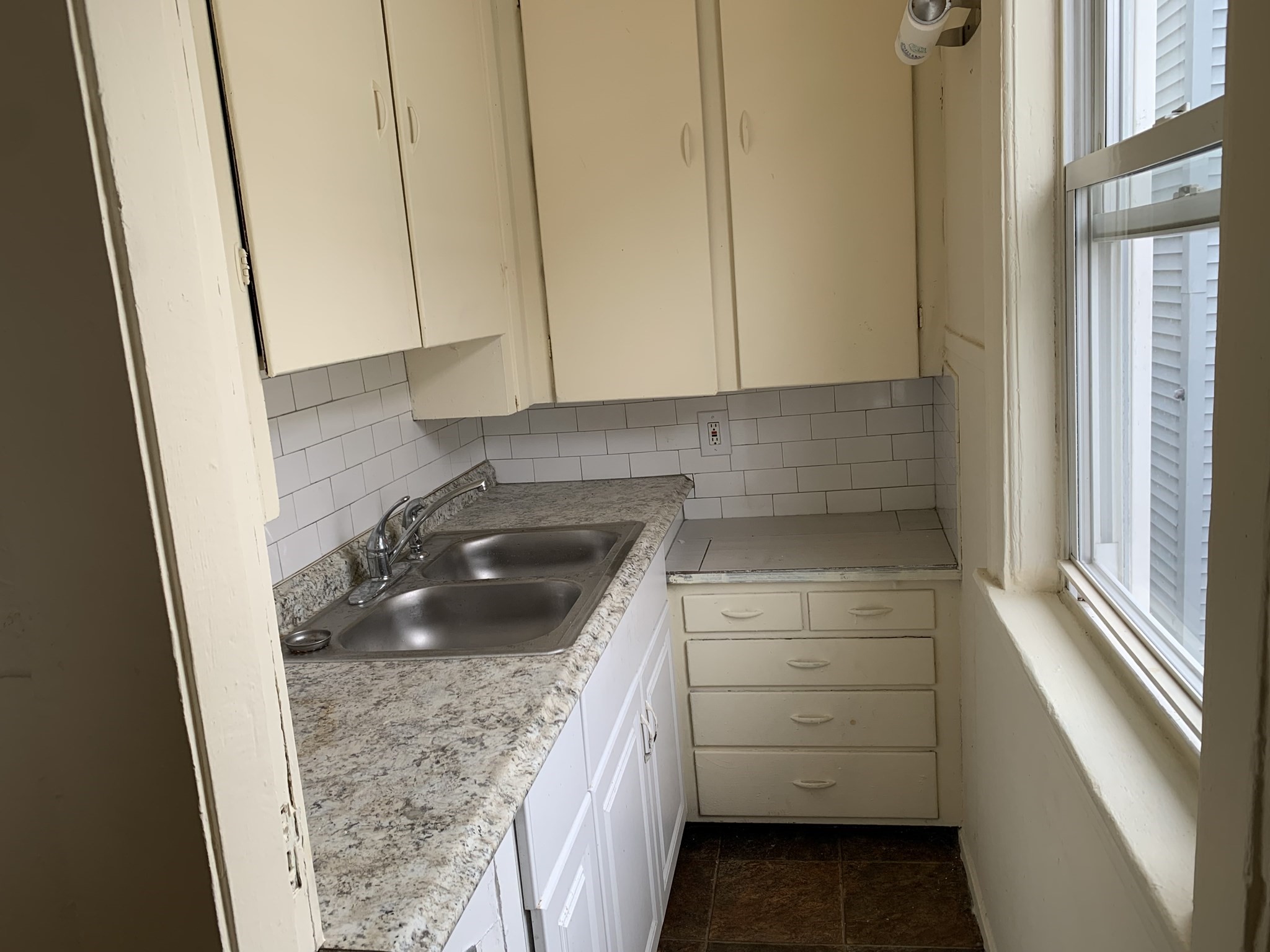 4 Mott St Property Photo 2