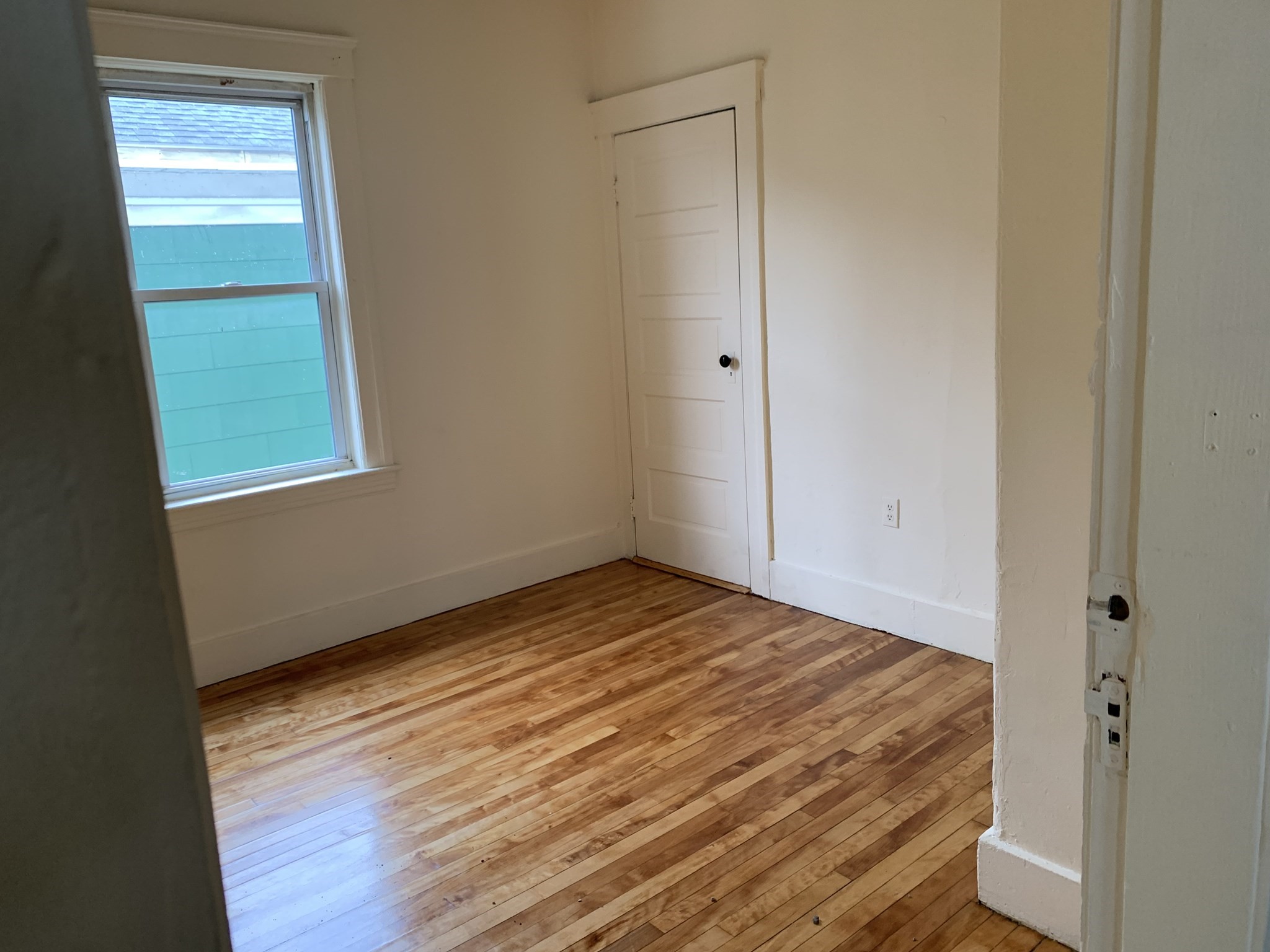 4 Mott St Property Photo 3