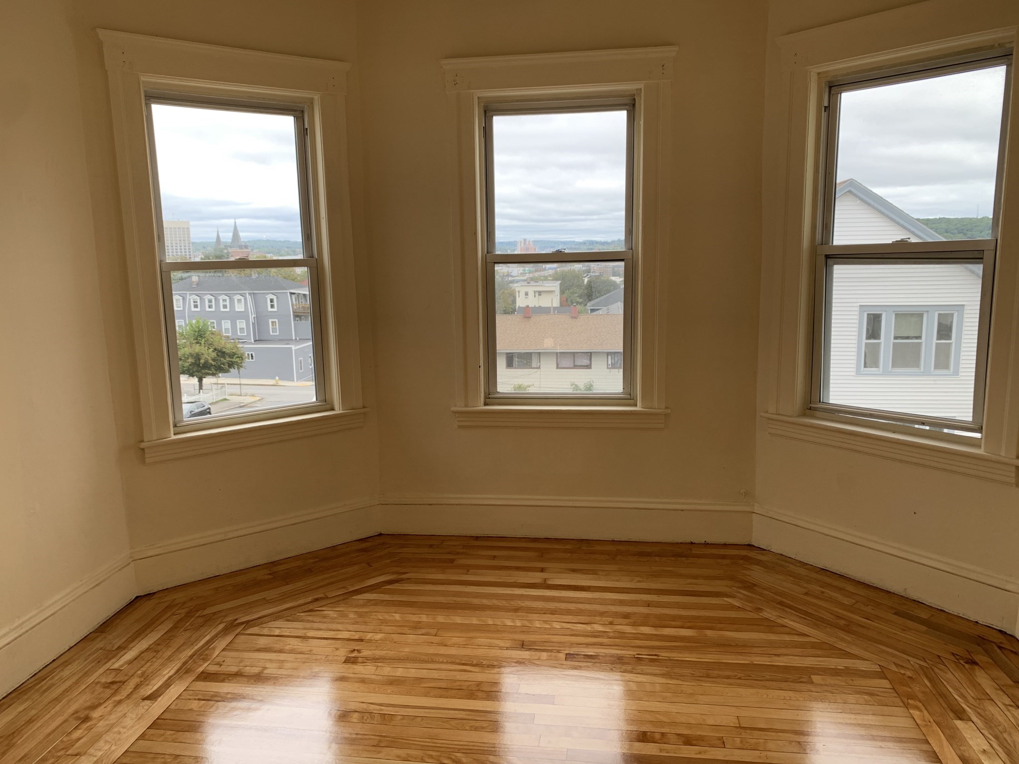 4 Mott St Property Photo 5