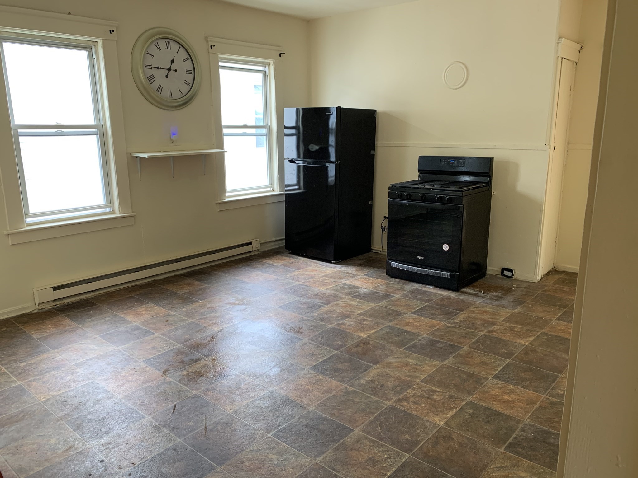 4 Mott St Property Photo 6