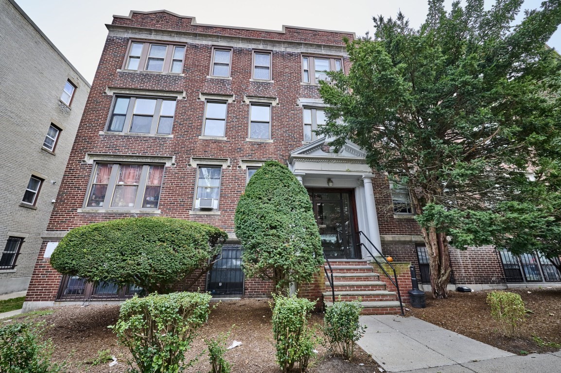 7 Lothian Rd # B Property Photo 1