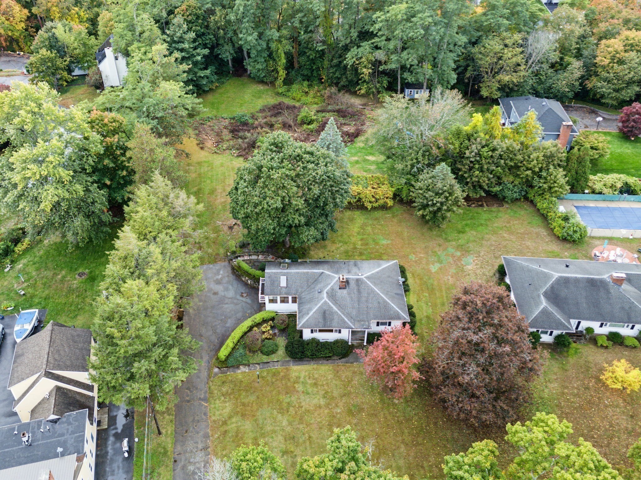 1066 Main St Property Photo 3