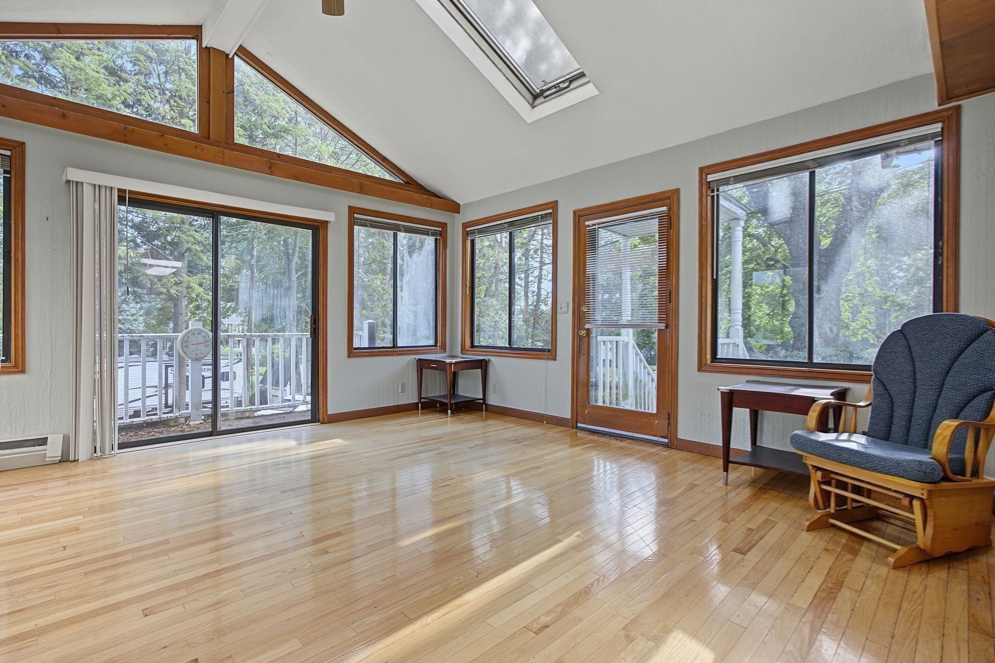 1066 Main St Property Photo 7