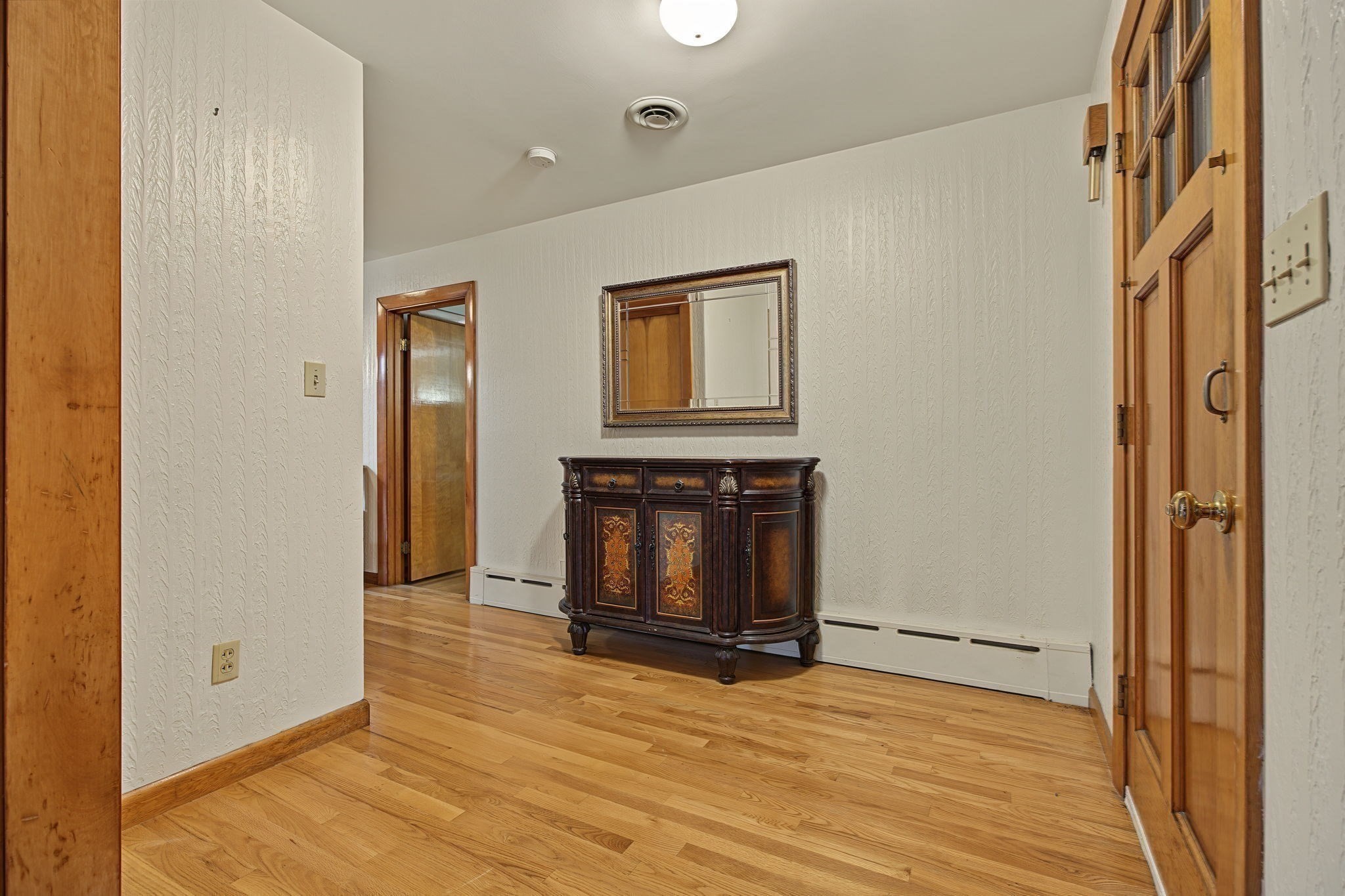 1066 Main St Property Photo 8