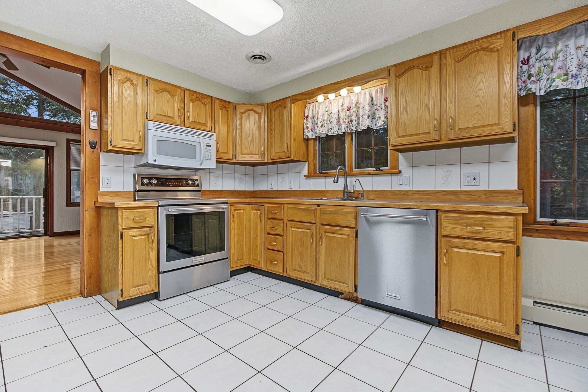 1066 Main St Property Photo 15
