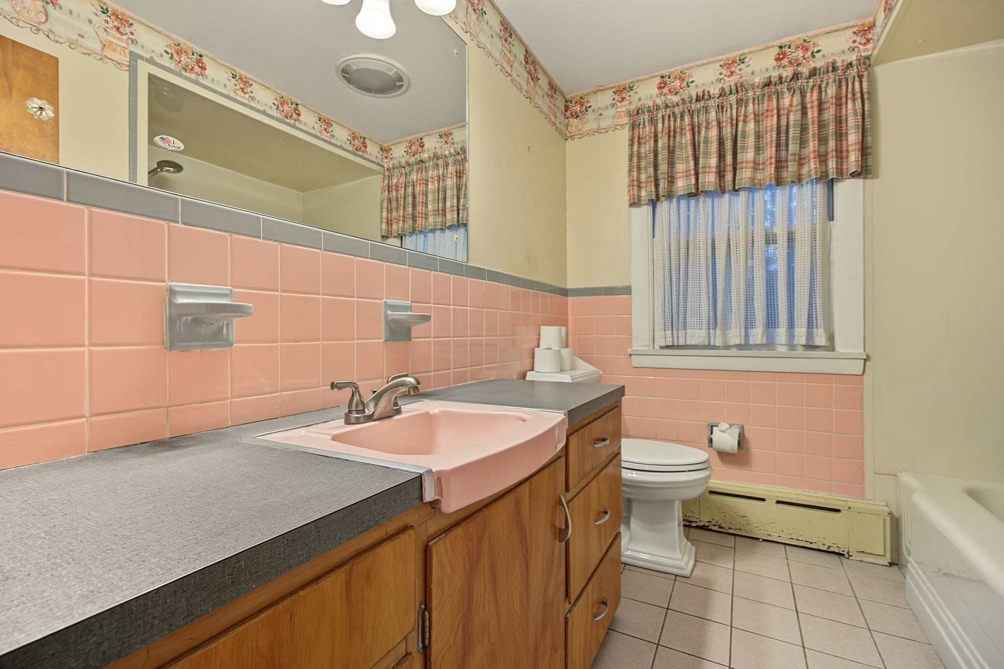 1066 Main St Property Photo 18