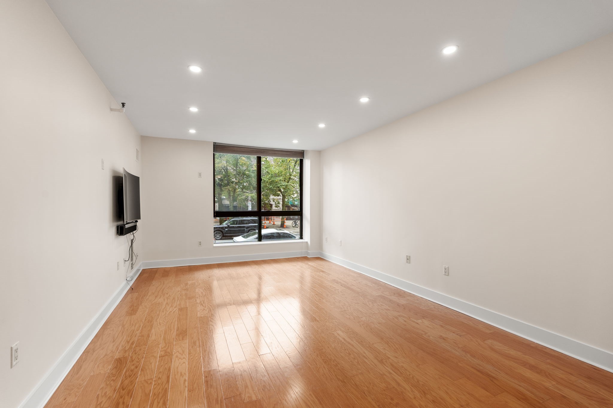42 8th St # 1104 Property Photo 9