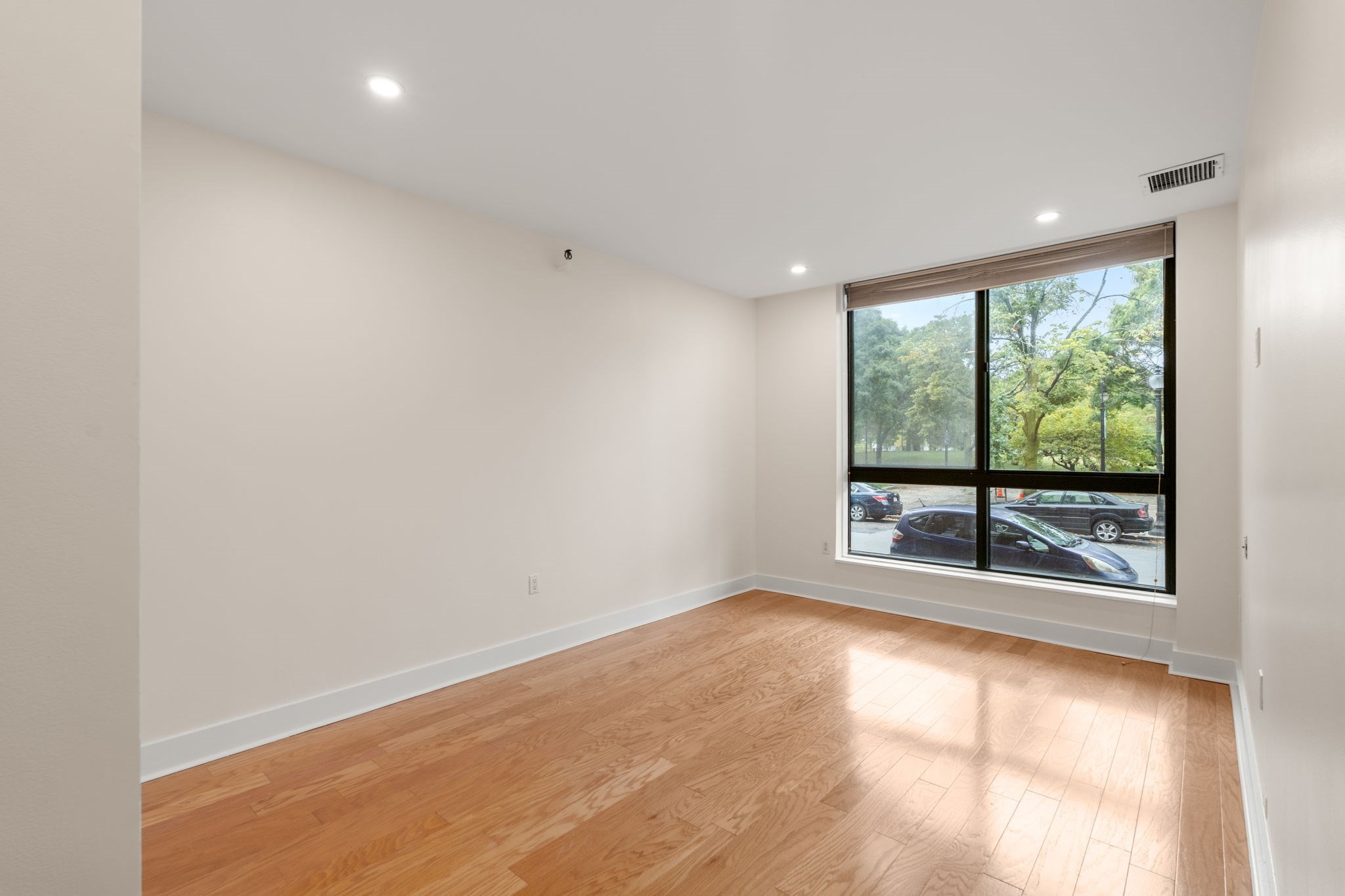 42 8th St # 1104 Property Photo 18