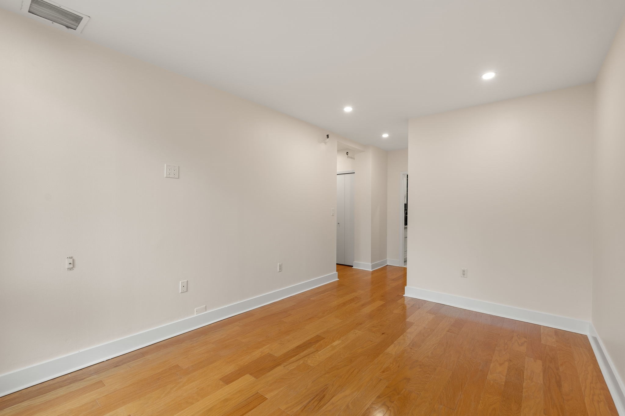 42 8th St # 1104 Property Photo 19