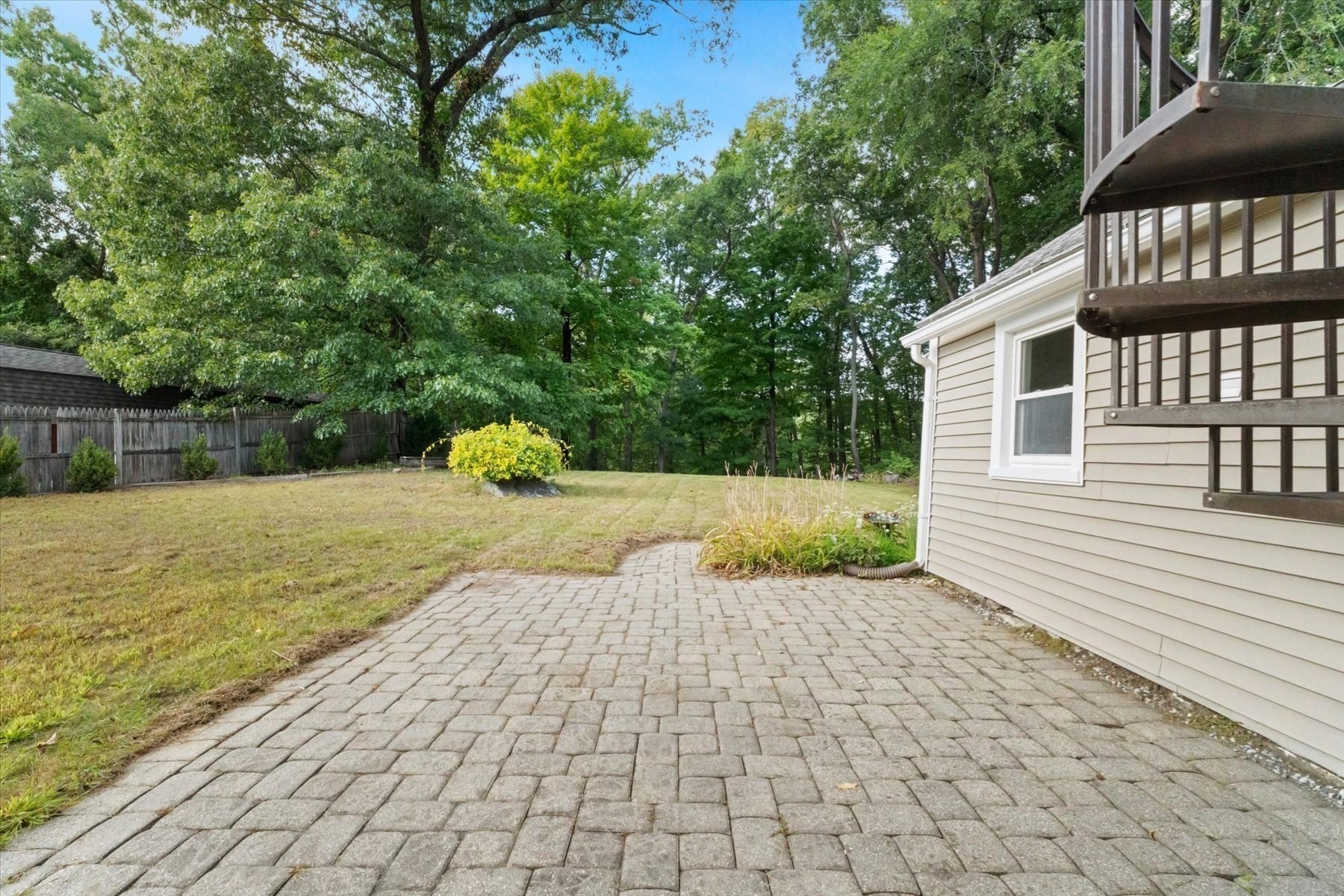 82 Boston Rd Property Photo 36
