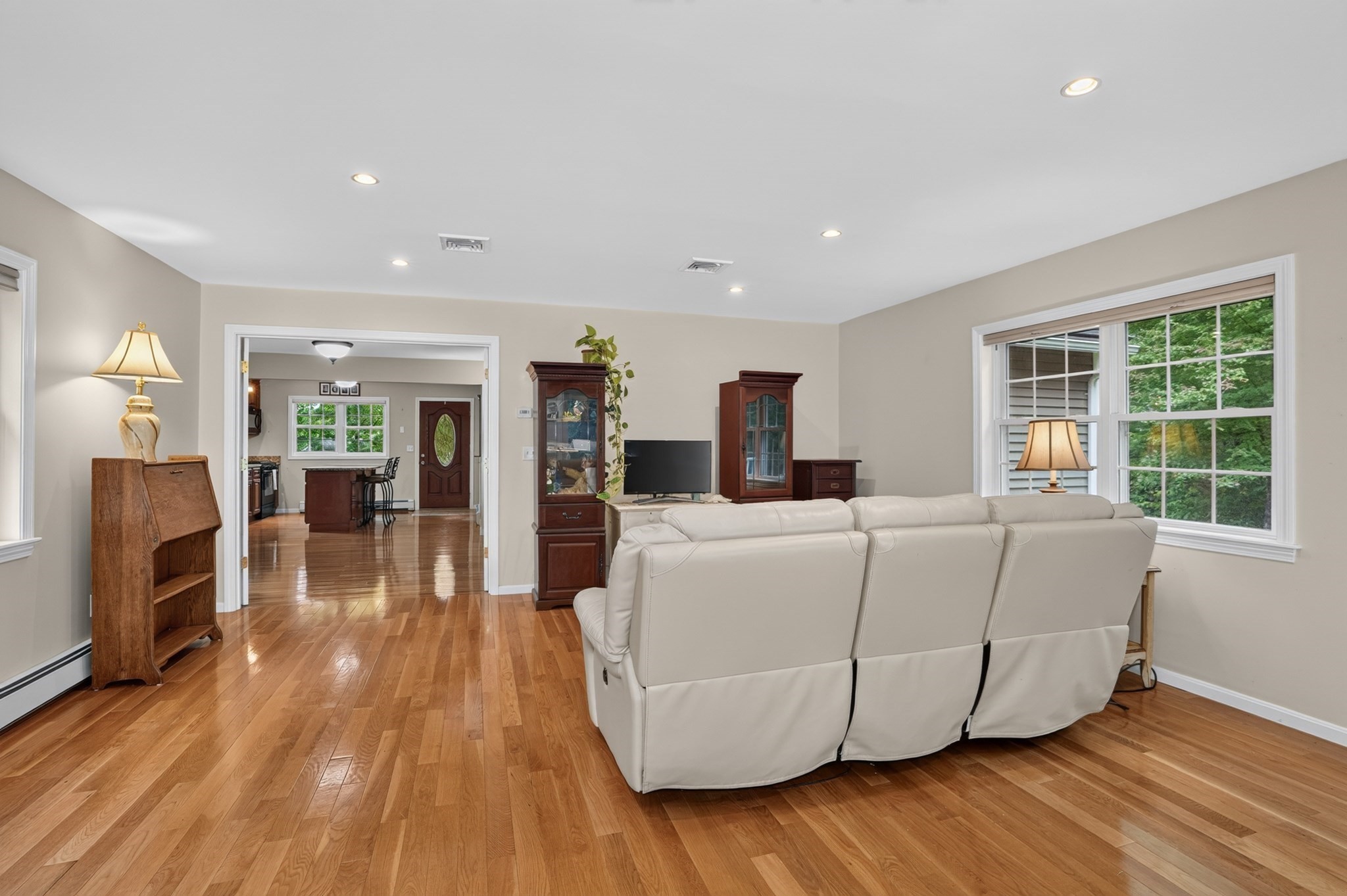 31 Coffee Street Property Photo 11
