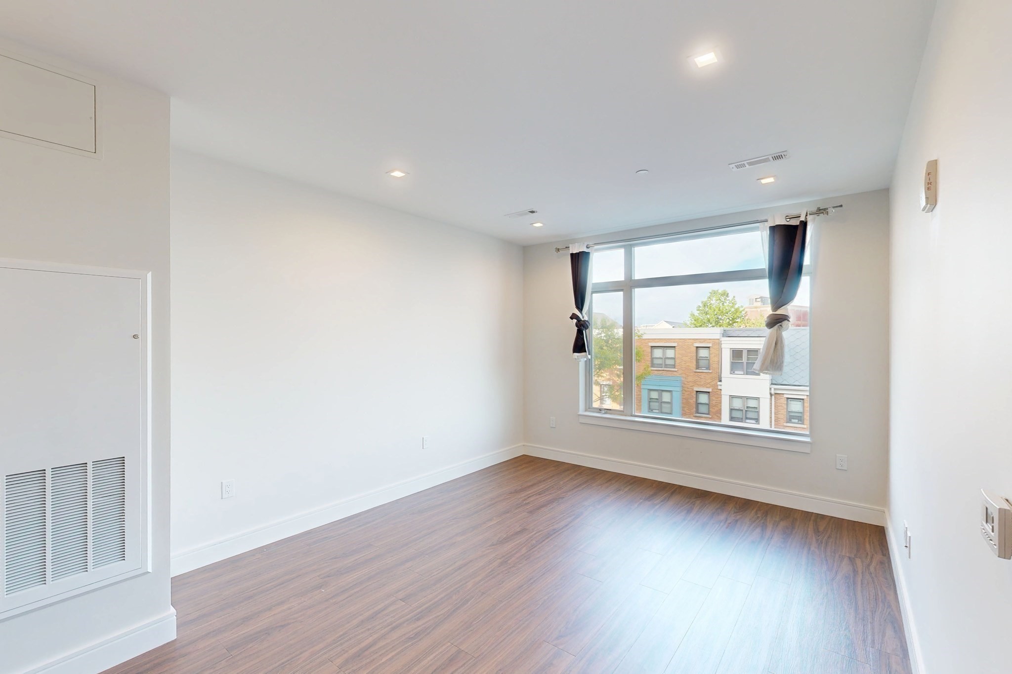 99 Sumner St # 305 Property Photo 4