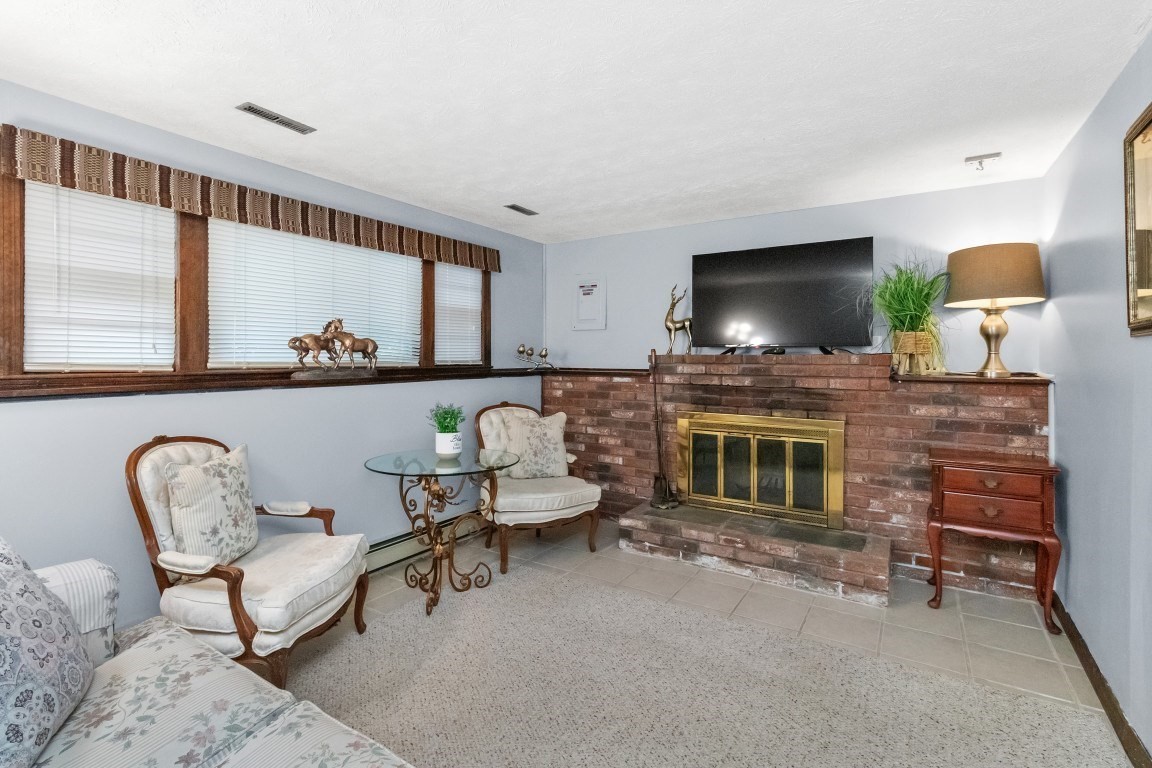 30 Lantern Ln Property Photo 20
