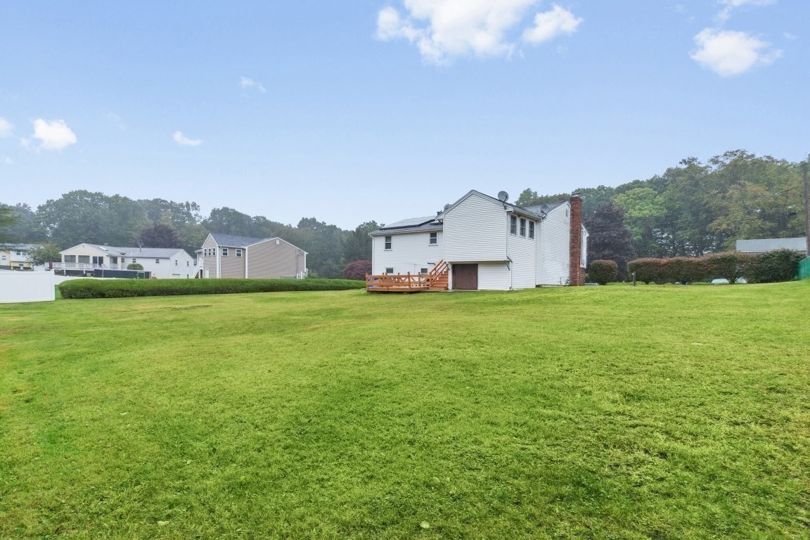 30 Lantern Ln Property Photo 33