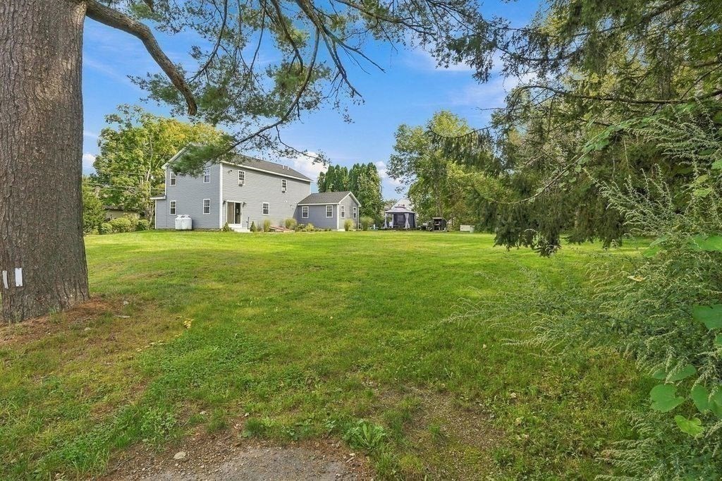 28 Ash St Property Photo 3