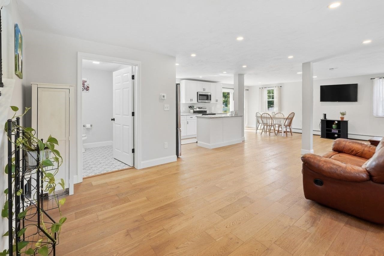 28 Ash St Property Photo 12