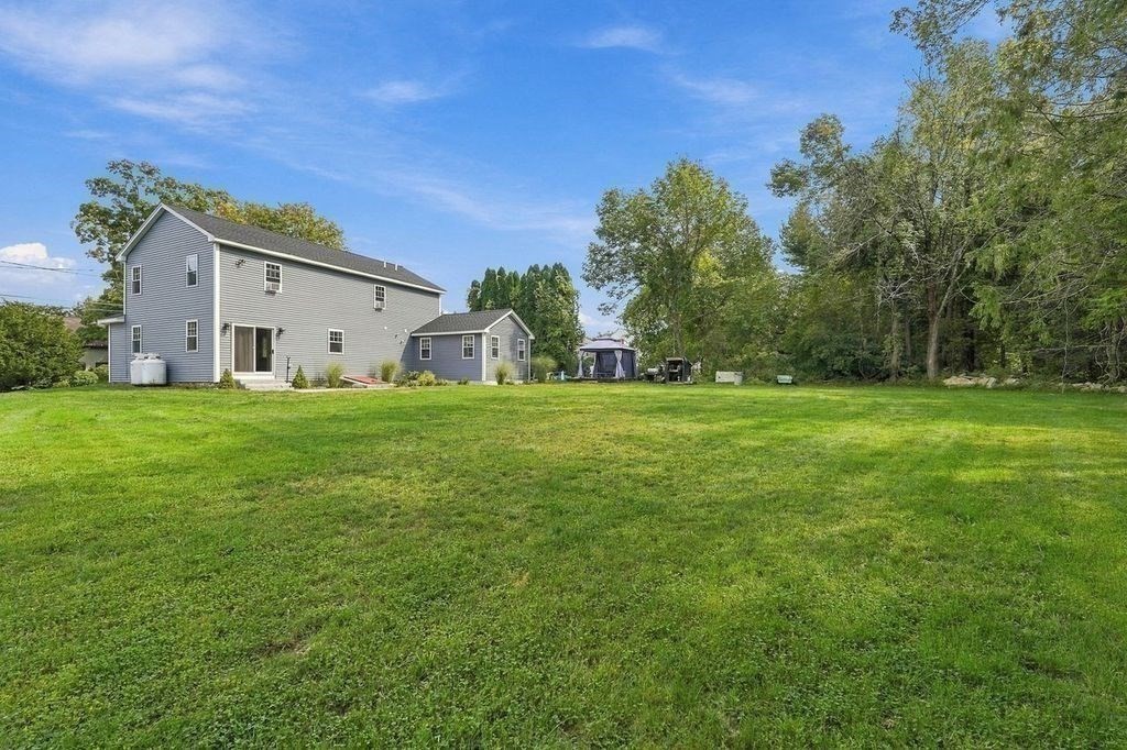 28 Ash St Property Photo 30