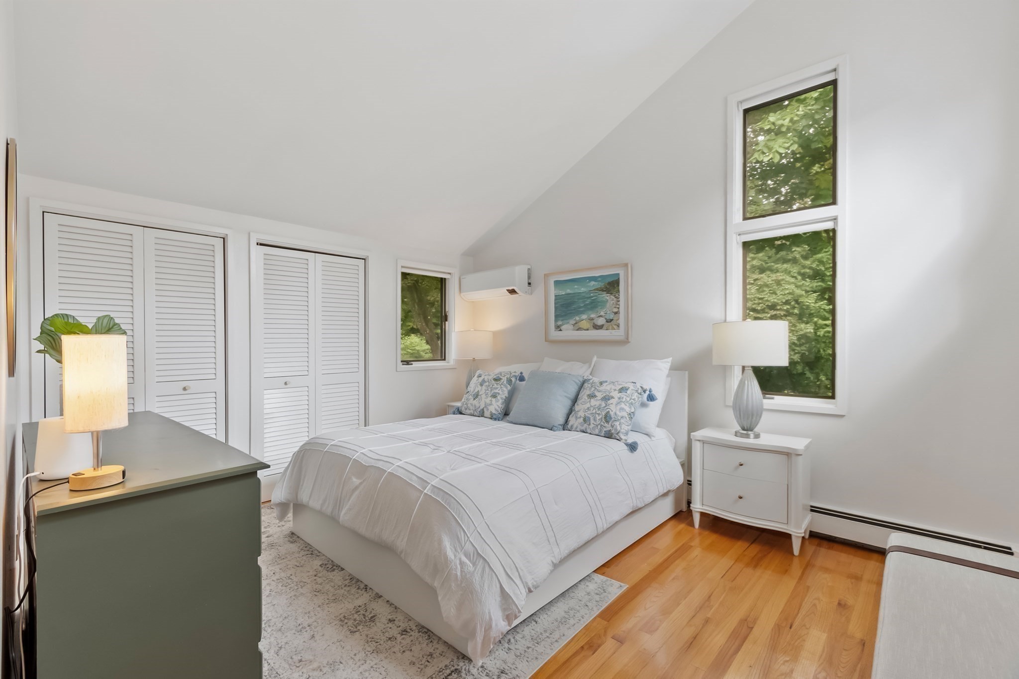 90 Summer St Property Photo 10