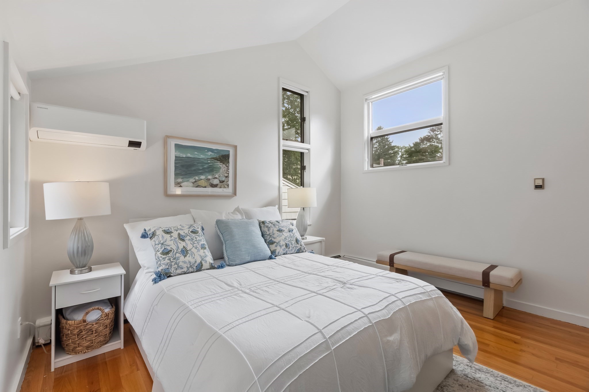 90 Summer St Property Photo 12