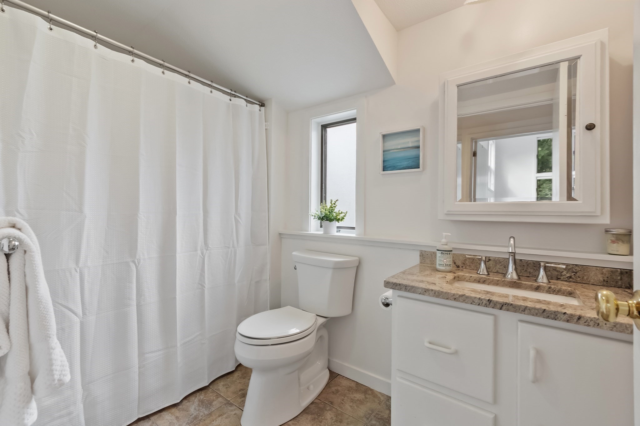 90 Summer St Property Photo 13