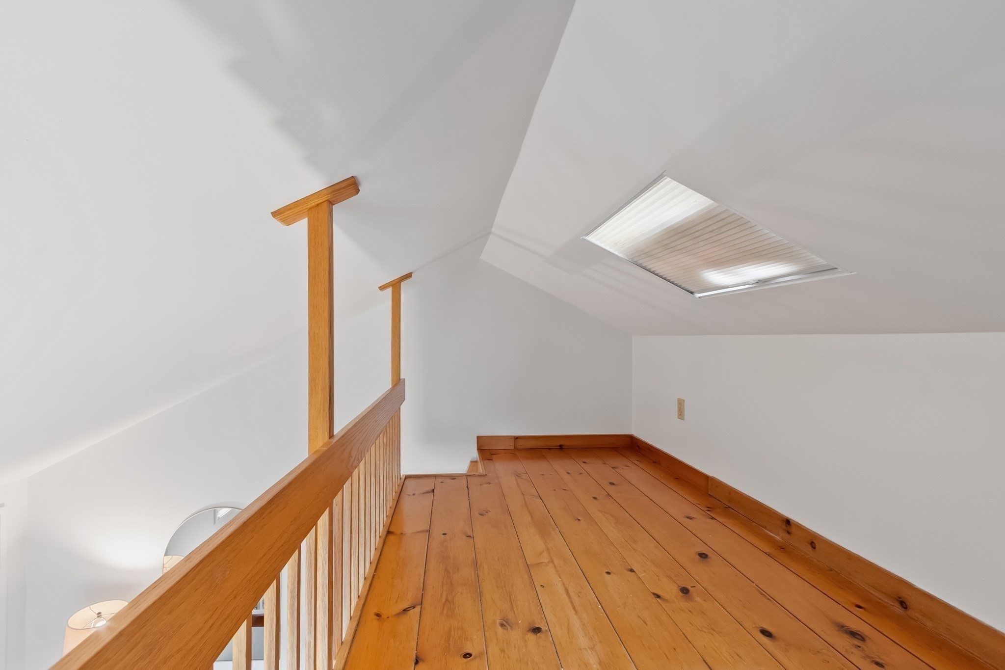 90 Summer St Property Photo 18