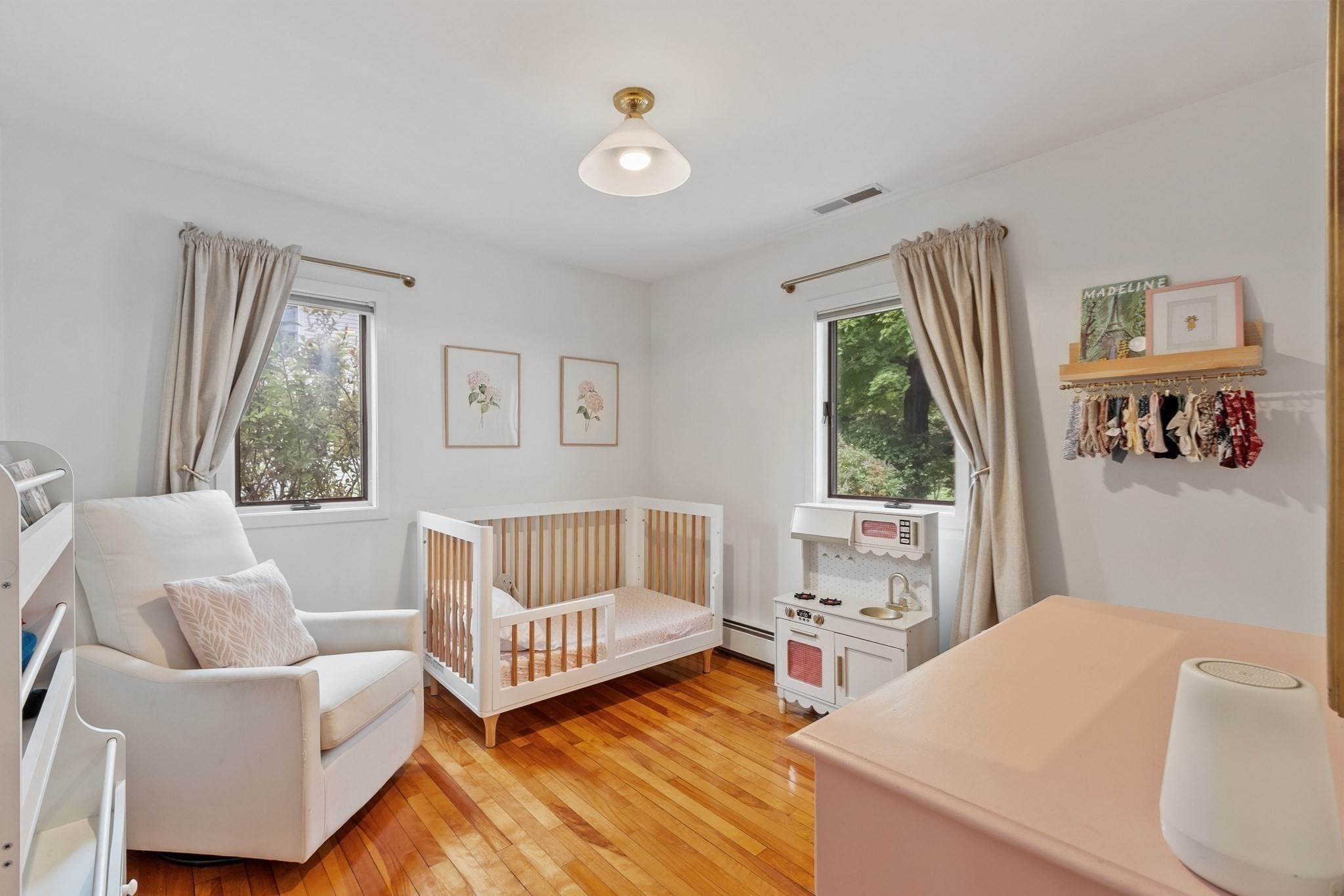 90 Summer St Property Photo 20