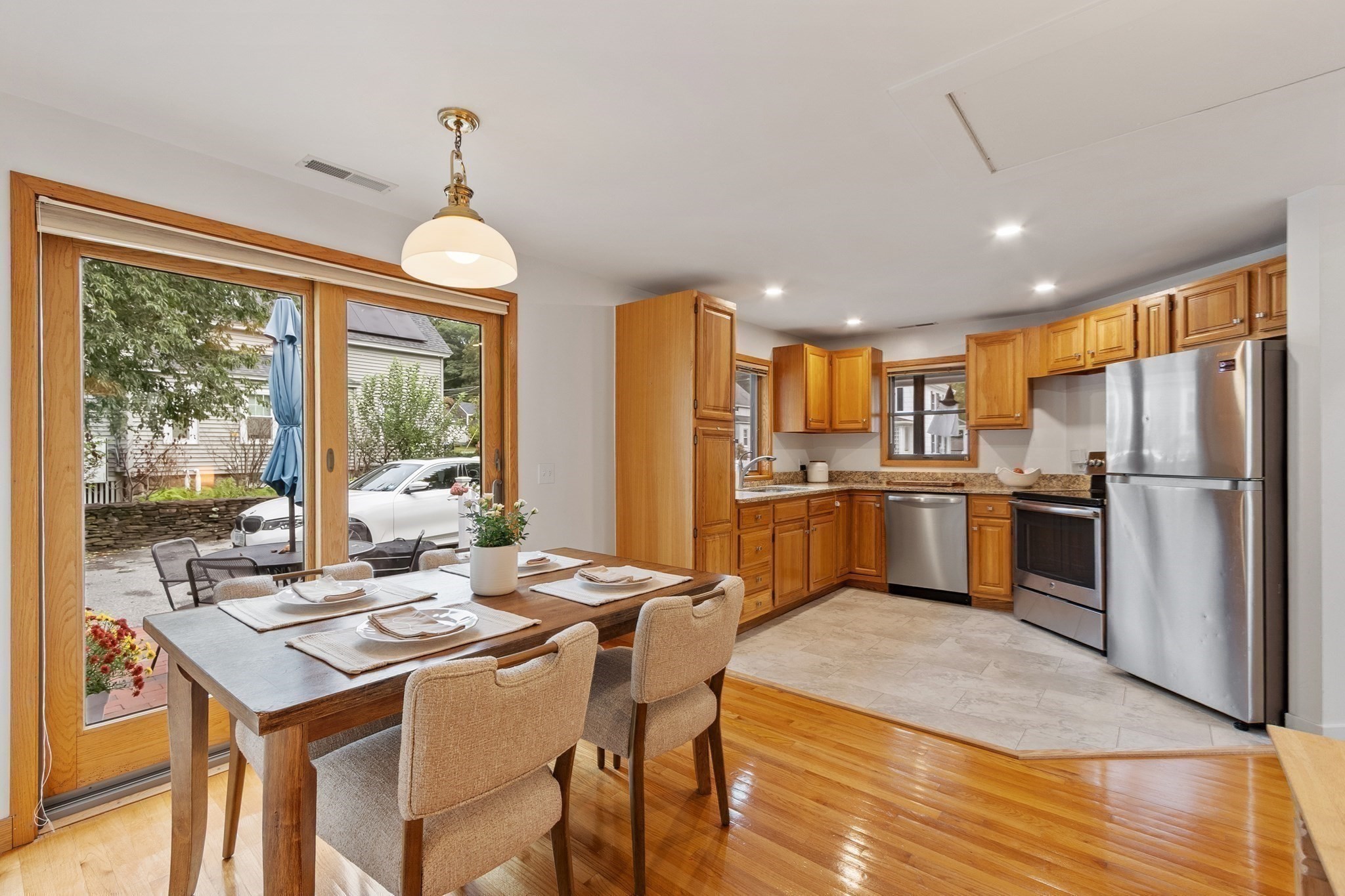90 Summer St Property Photo 22