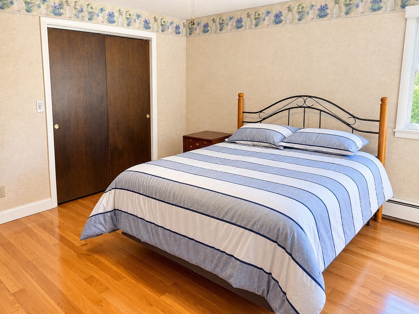 33 Adella St # B Property Photo 9