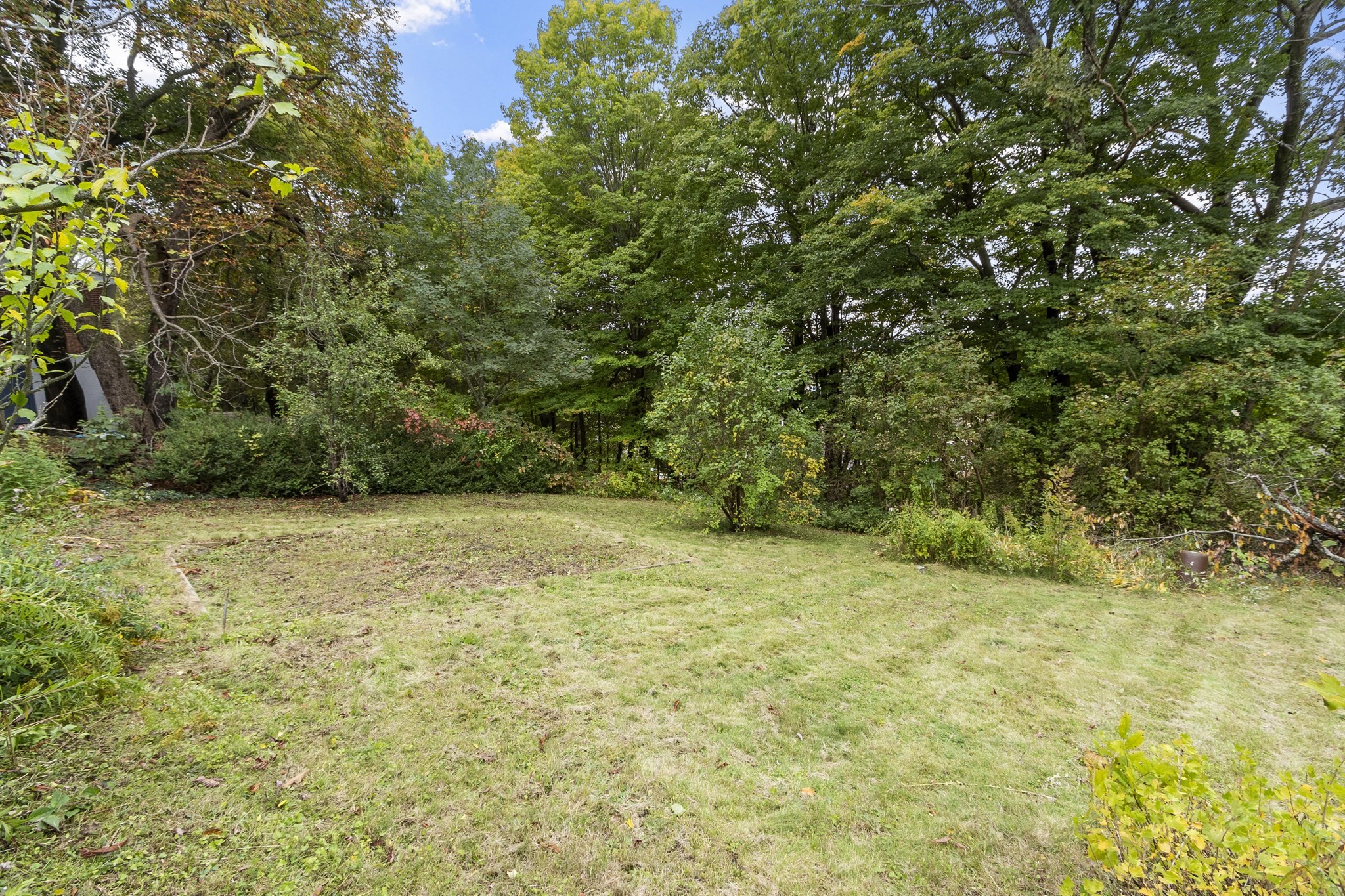 265 Pine St Property Photo 4