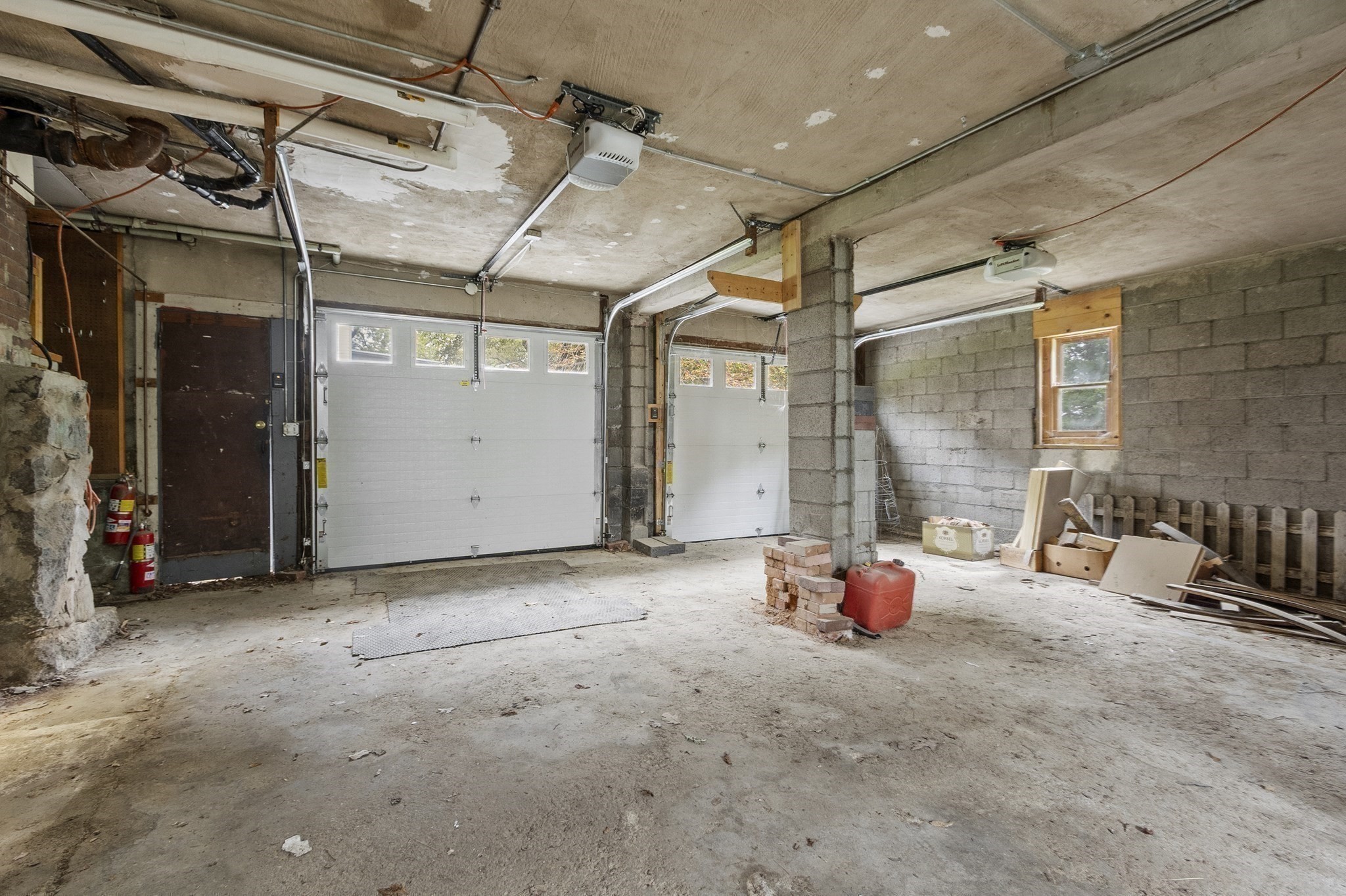 265 Pine St Property Photo 31