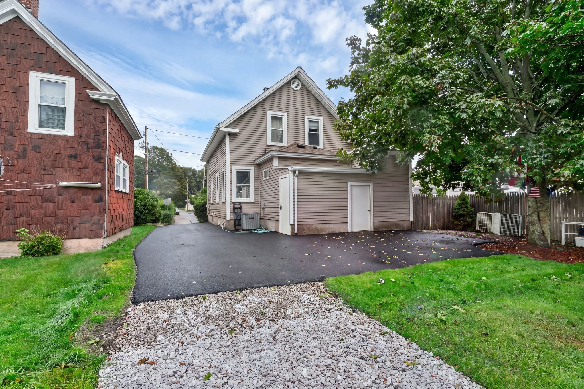25 Fuller Pl Property Photo 5