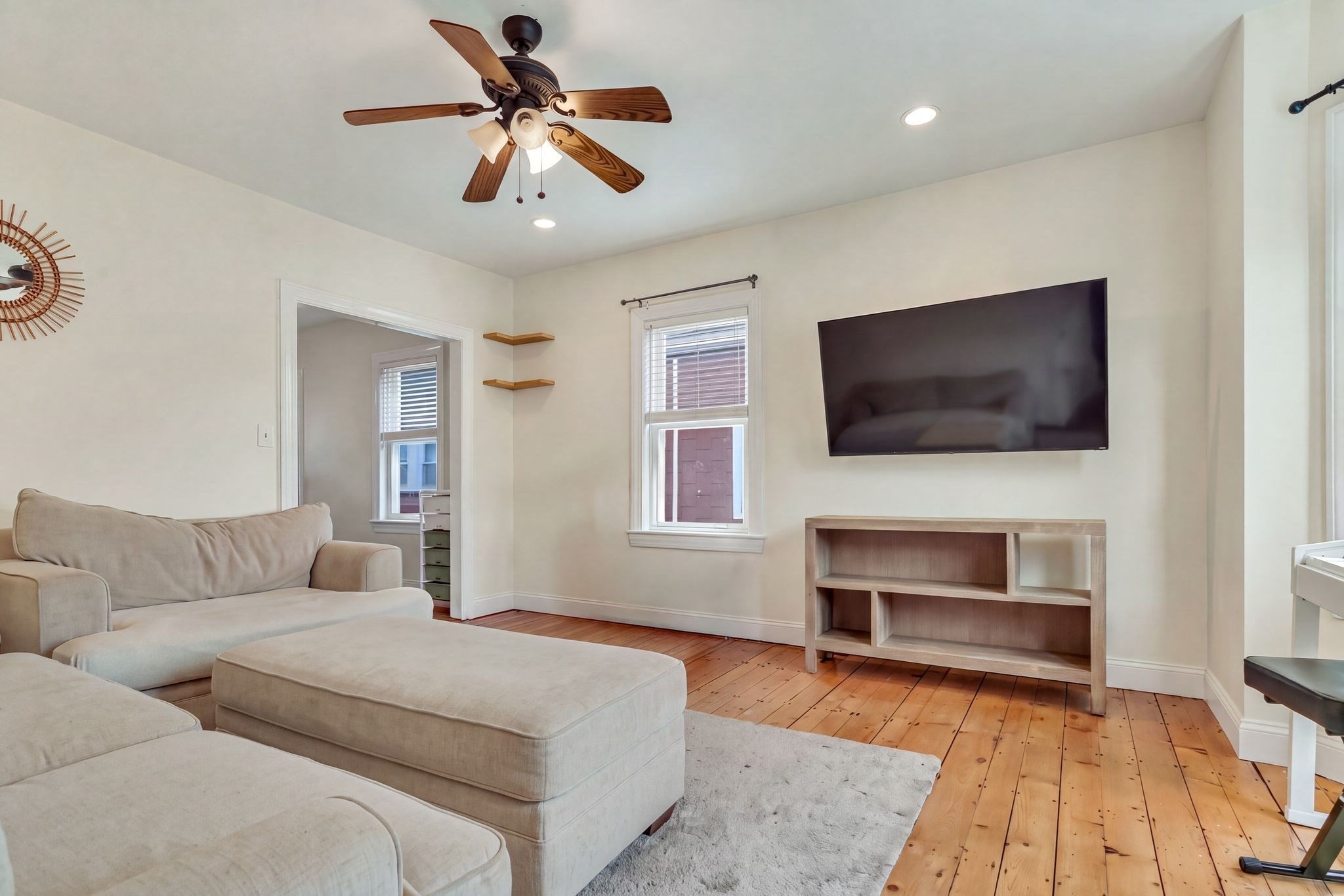 25 Fuller Pl Property Photo 8