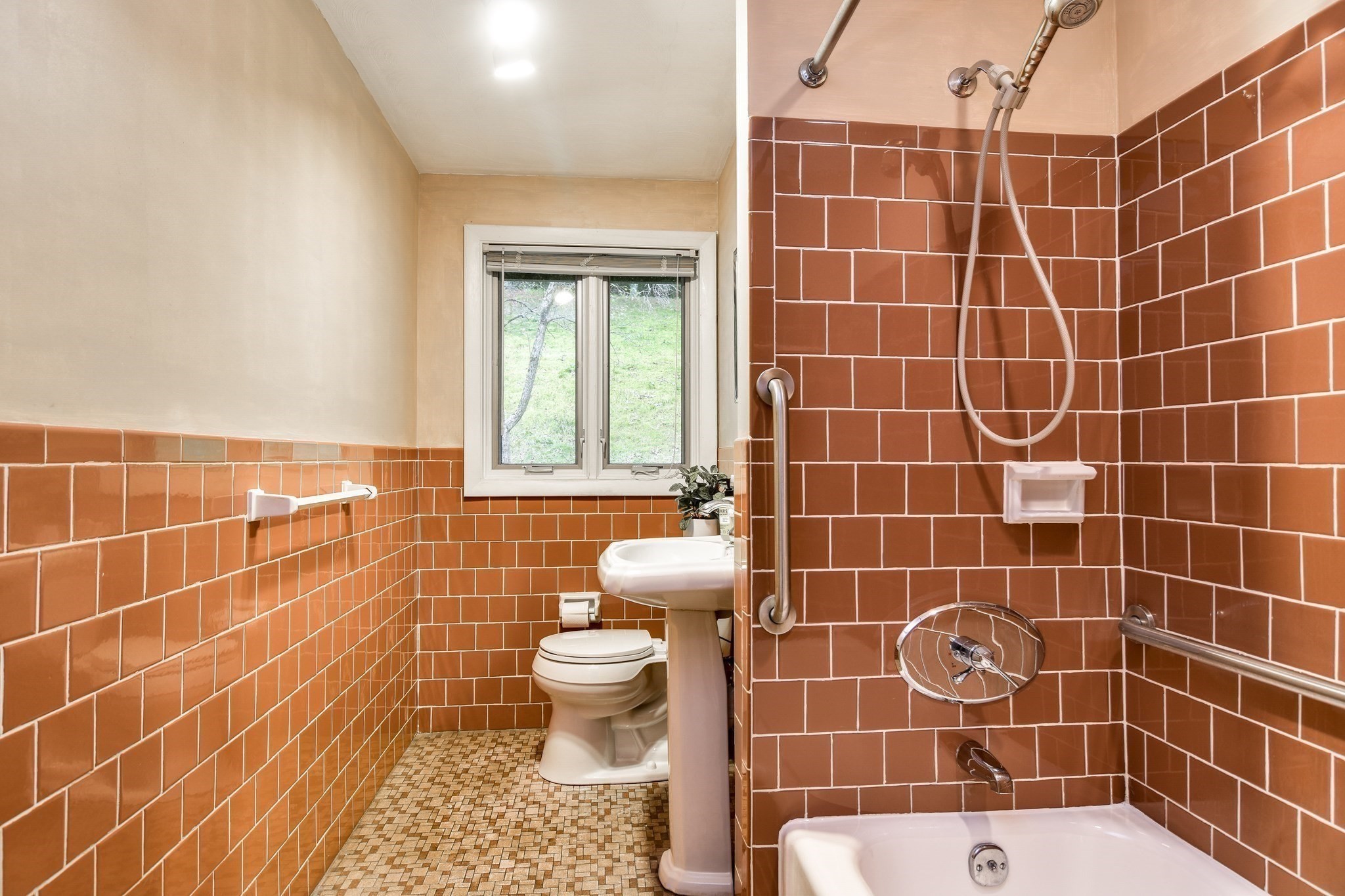 29 Eisenhower Road Property Photo 12