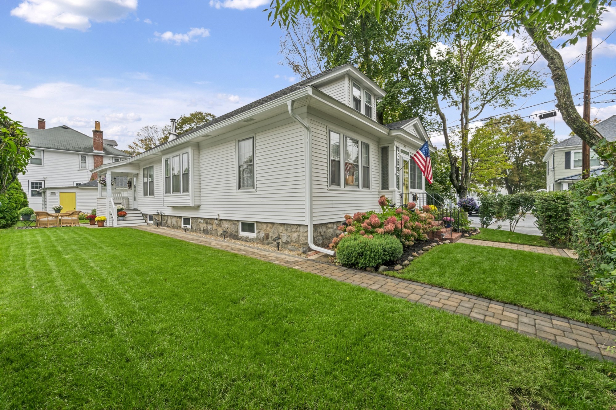 40 Quincy St Property Photo 2