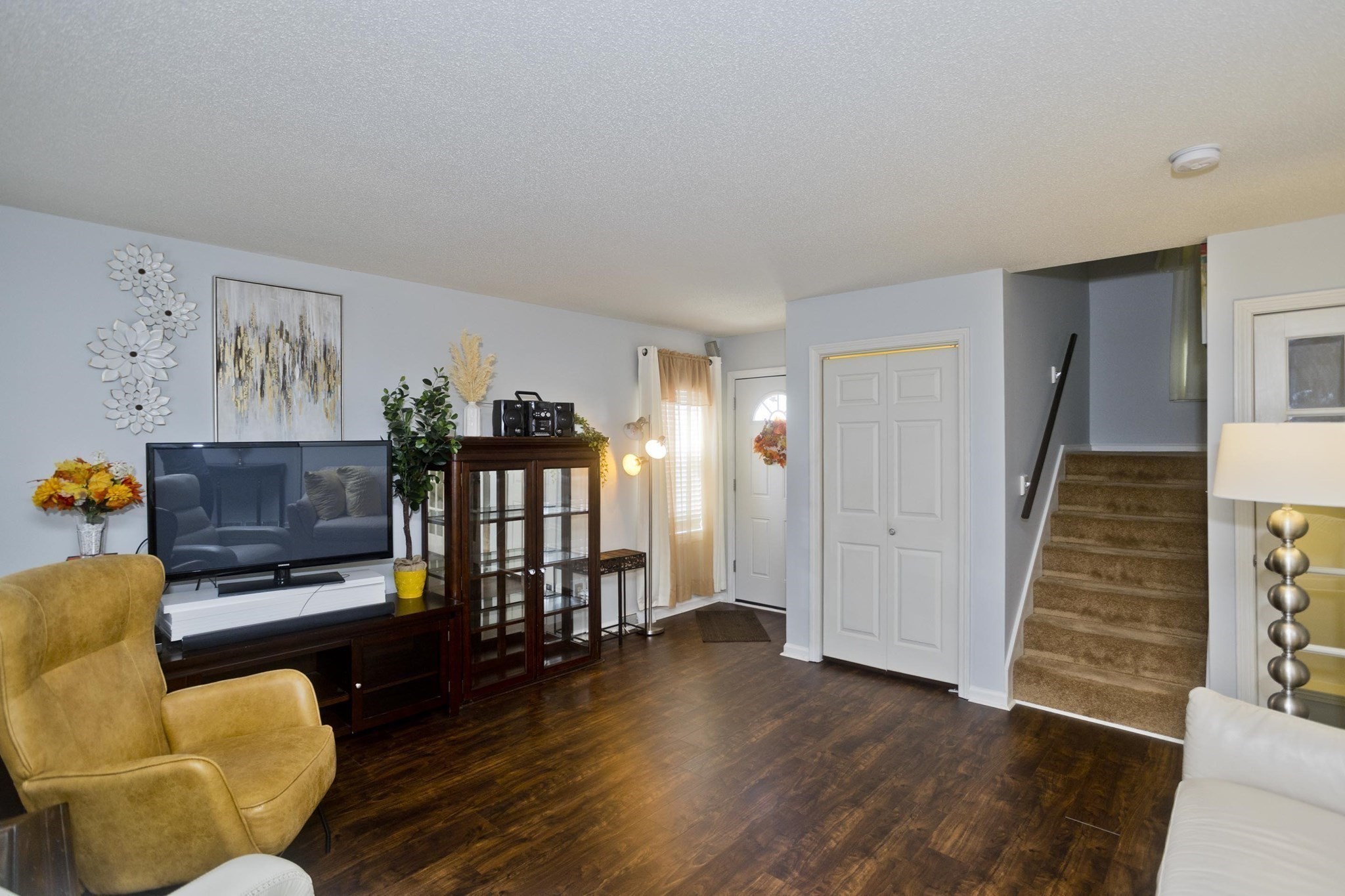 27 Curry Lane # 27 Property Photo 3