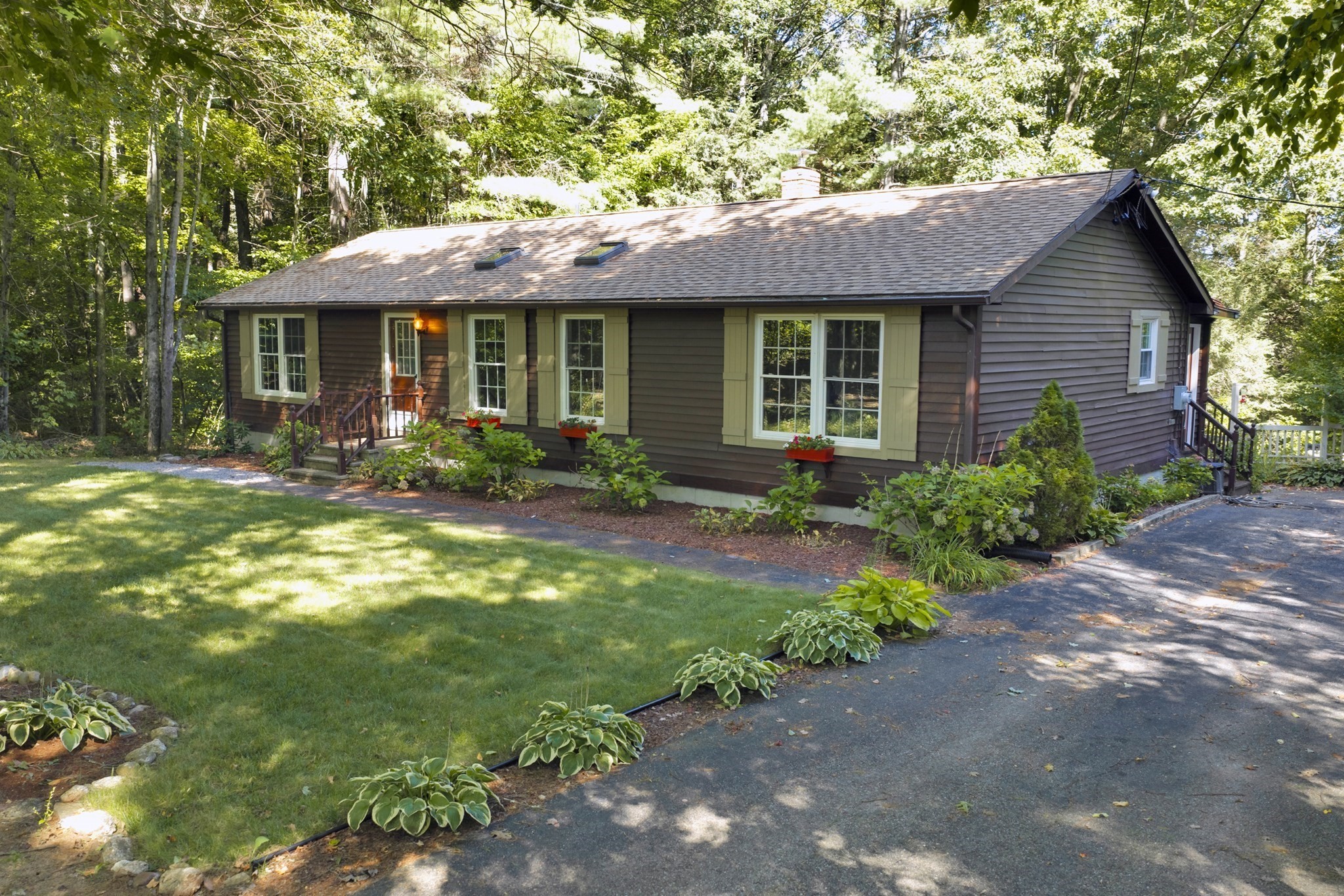 139 Podunk Rd Property Photo 1