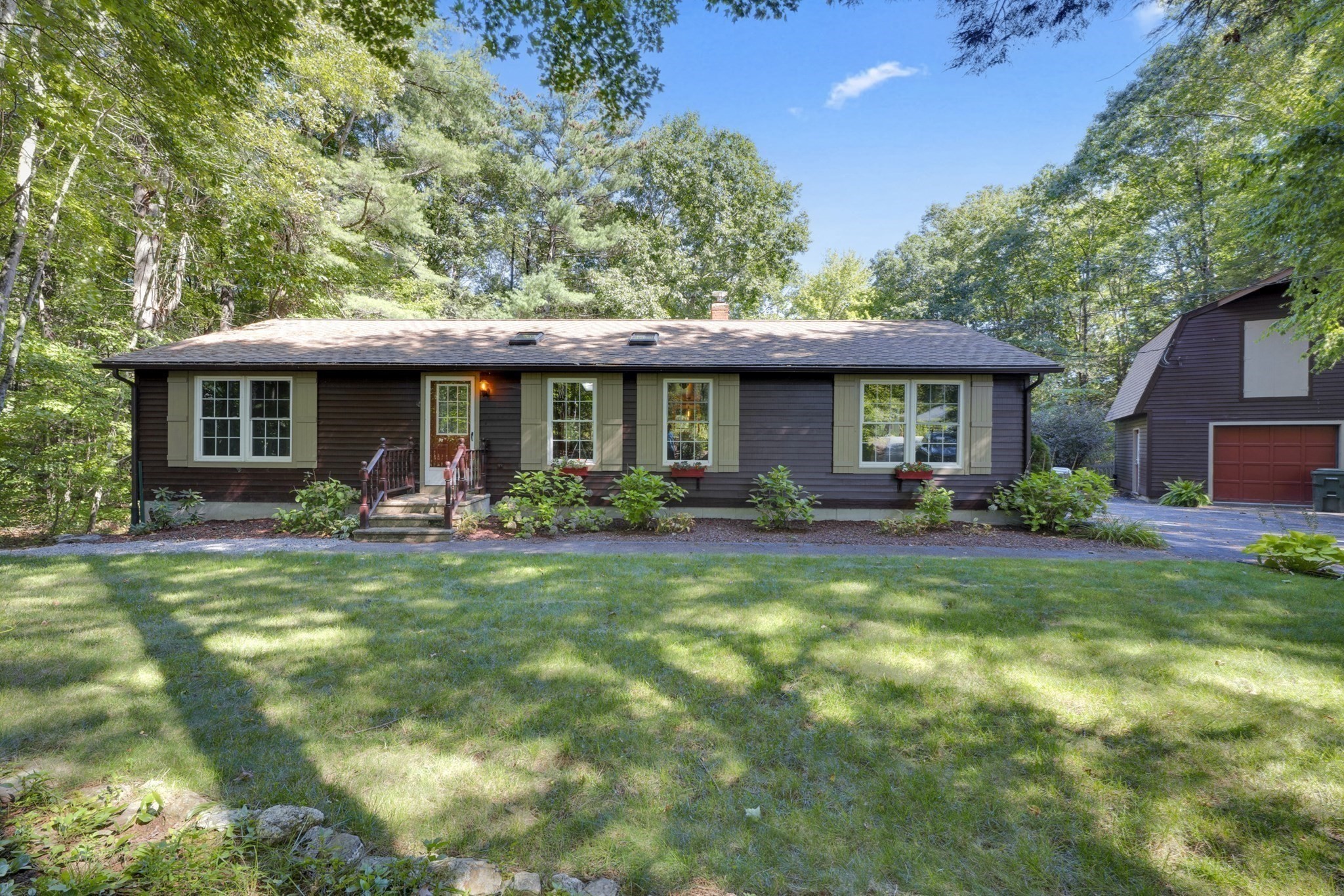 139 Podunk Rd Property Photo 3