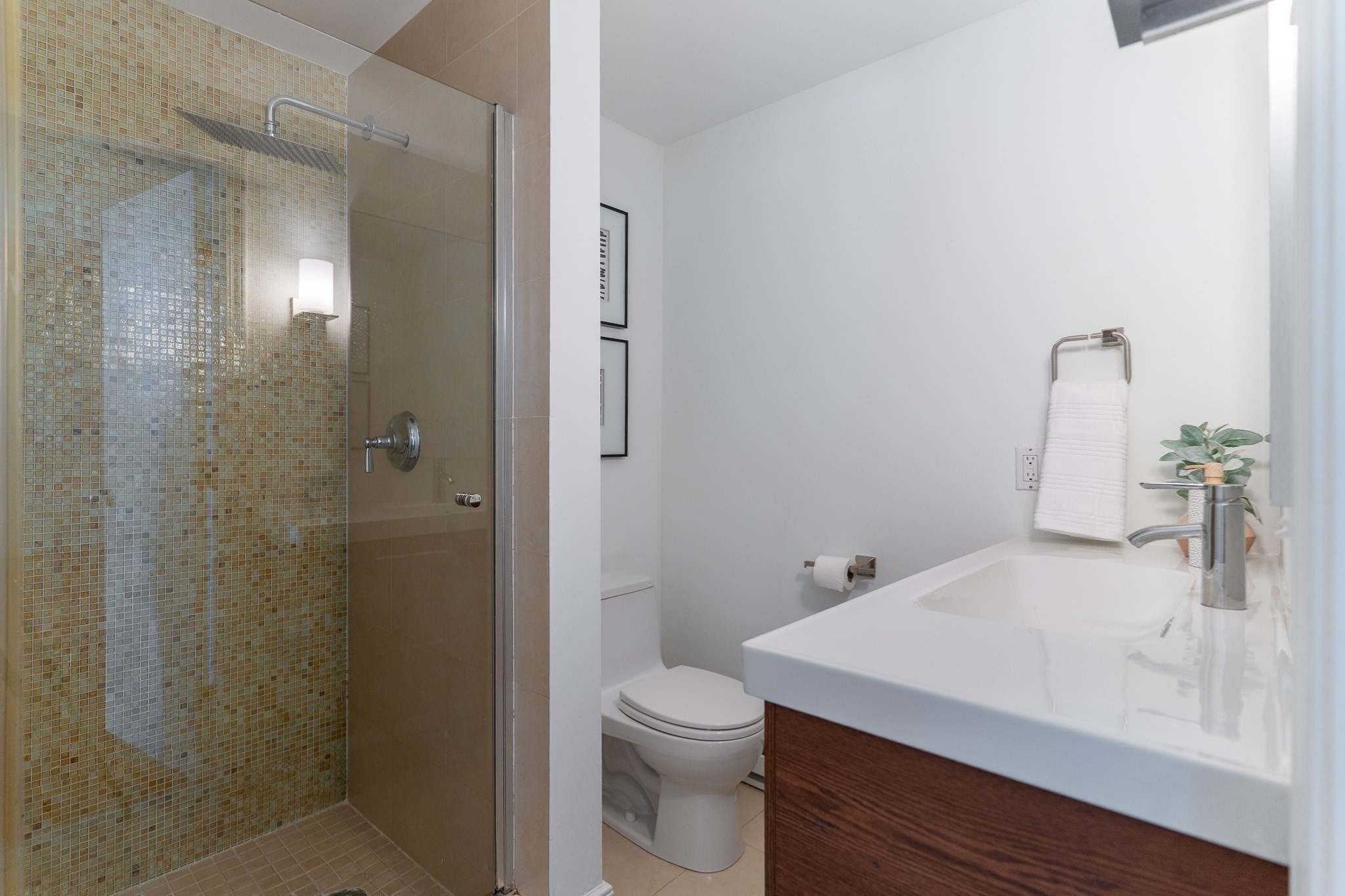 23 Strathmore Road # 1a Property Photo 10