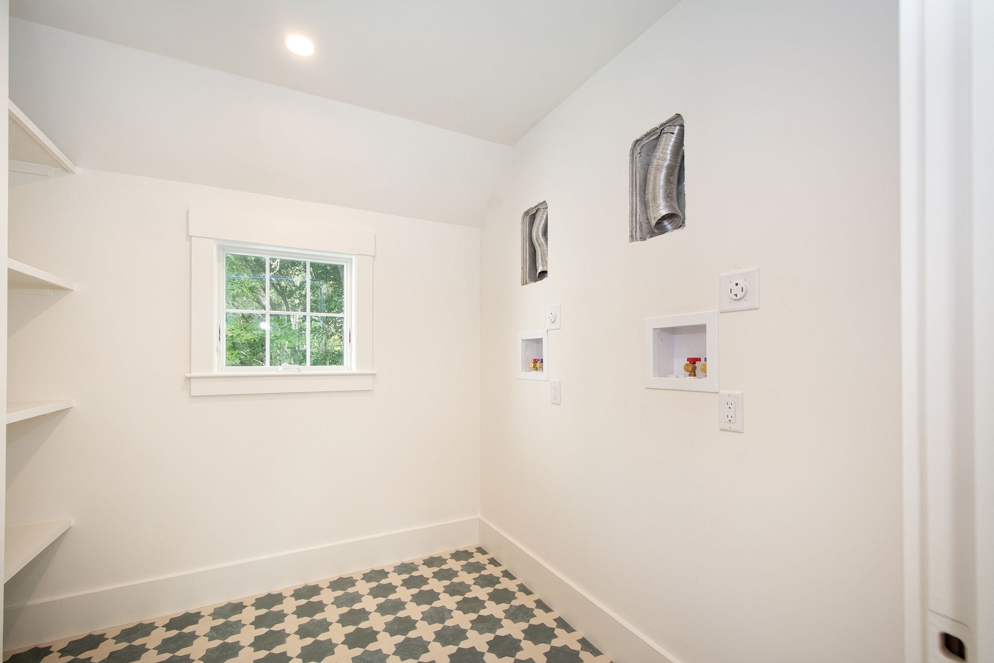 334 Summer Street Property Photo 27