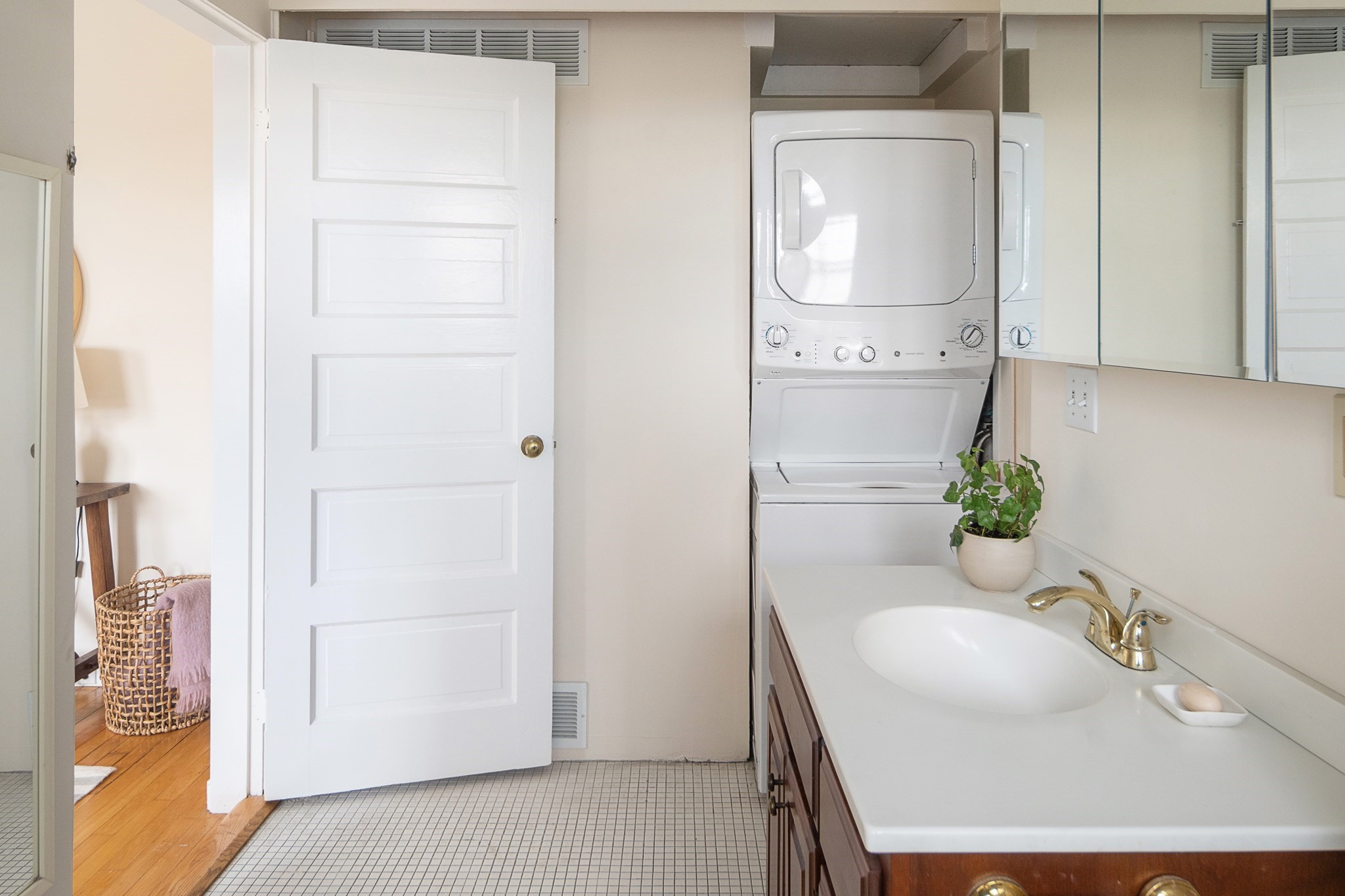 993 Memorial Drive # 603 Property Photo 17