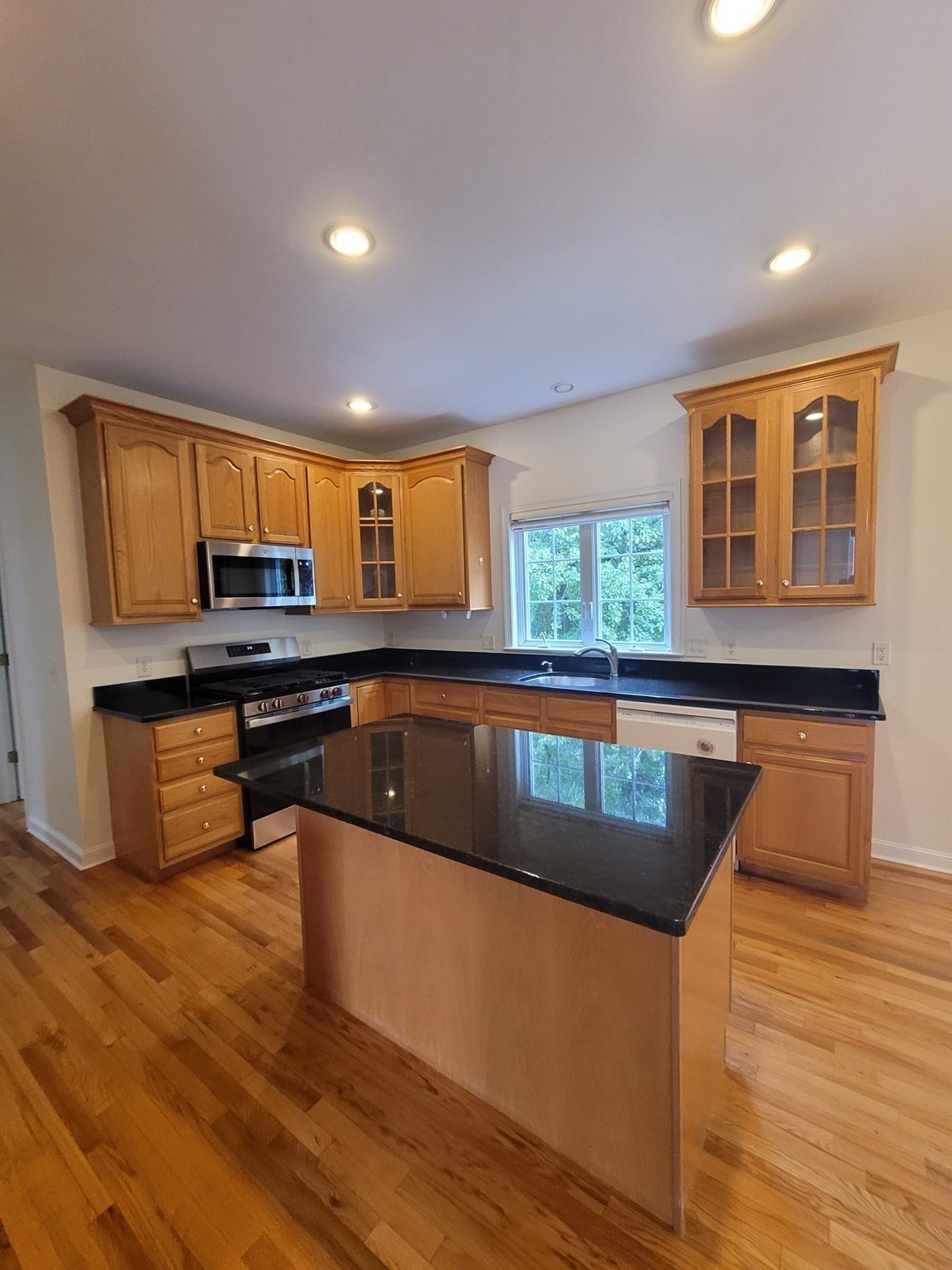 14 Aldrich Way Property Photo 3